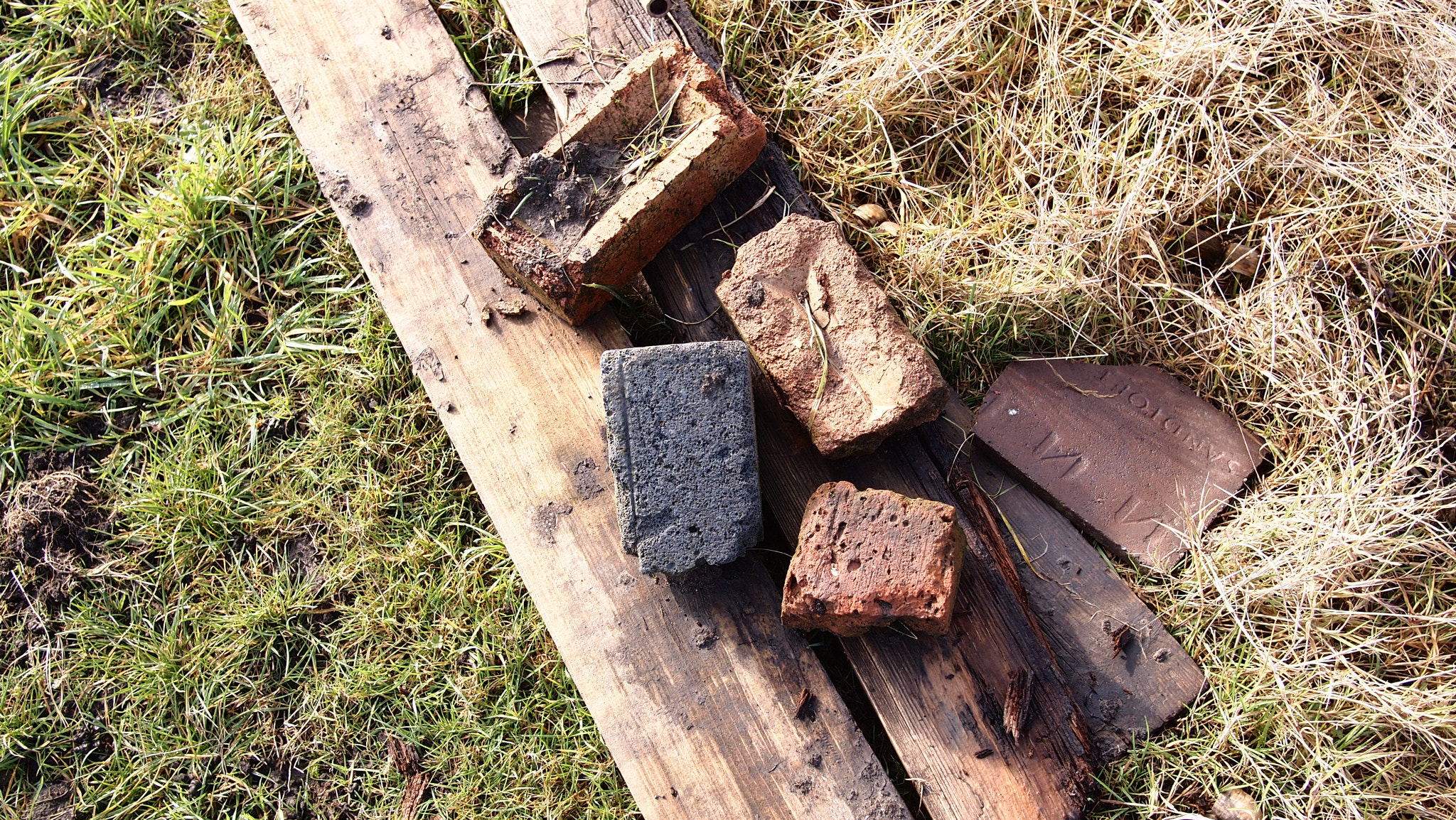 Olympus PEN E-PL2 sample photo. Bricks photography