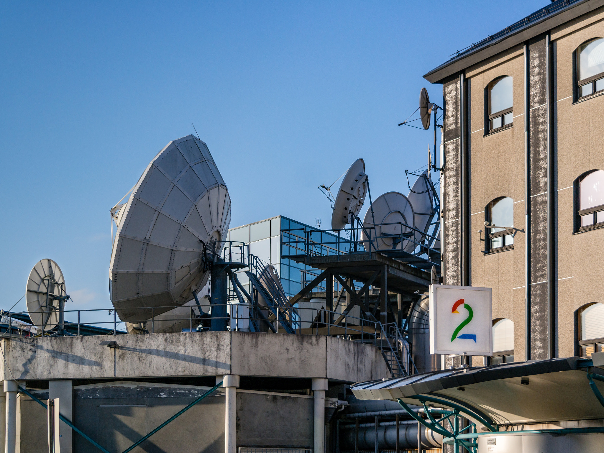 Samsung NX30 + Samsung NX 18-55mm F3.5-5.6 OIS sample photo. "a jungle of satellite dishes" photography
