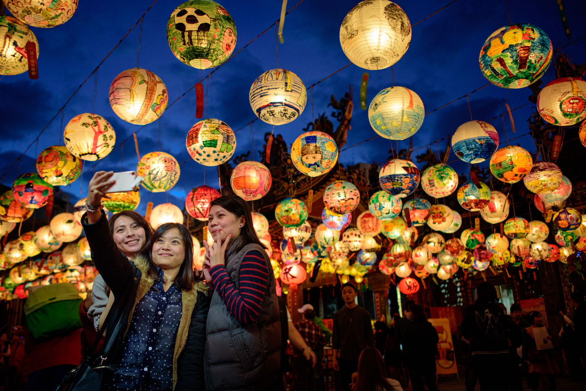 Nikon D750 + Nikon AF-S Nikkor 28mm F1.8G sample photo. Taiwan lantern festival photography