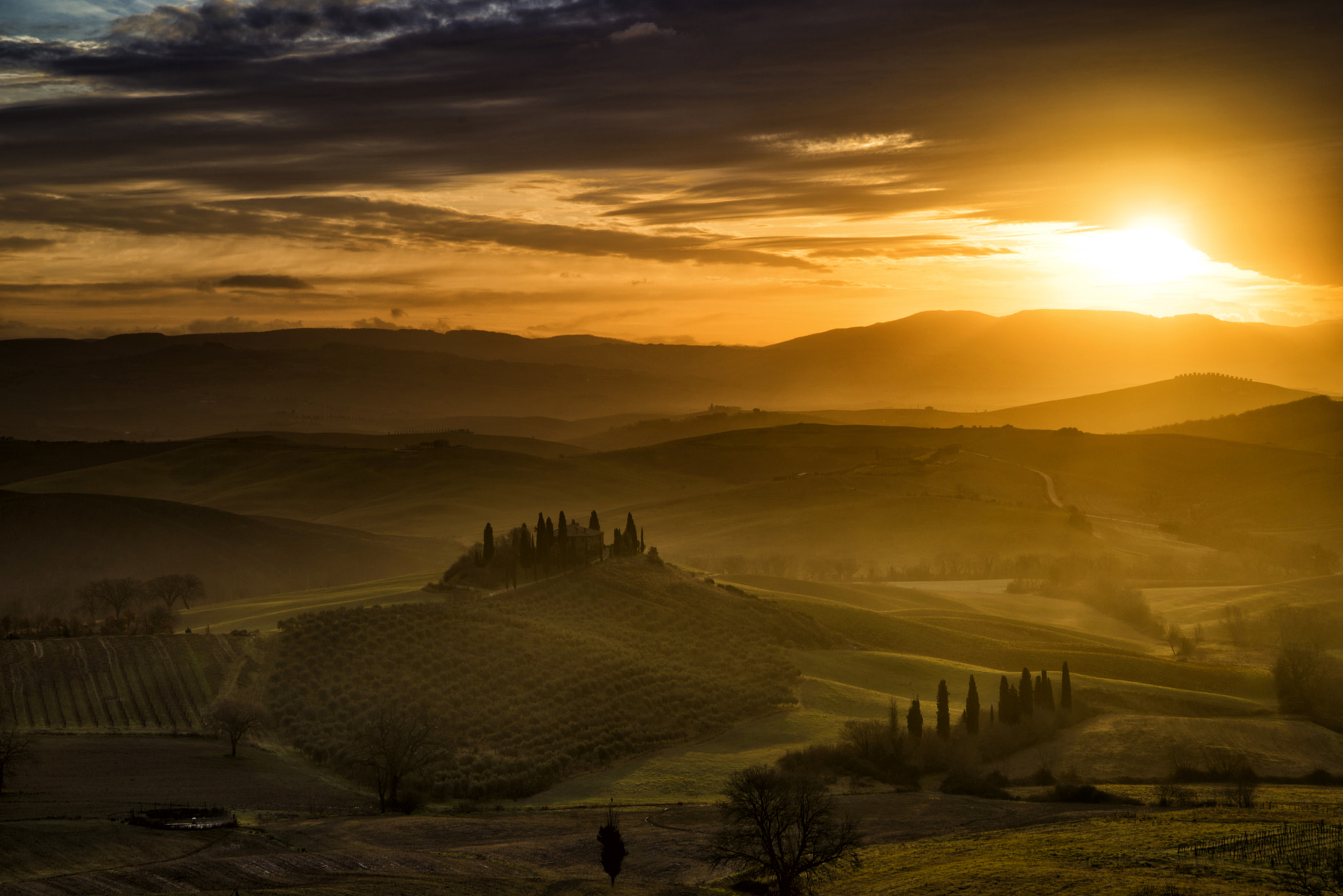 Nikon AF Nikkor 24-85mm F2.8-4D IF sample photo. Belvedere sunrise photography