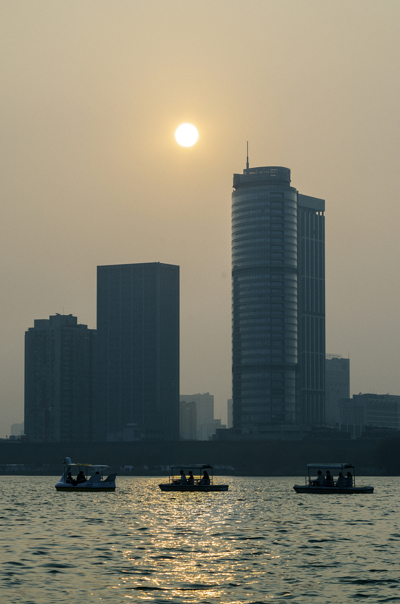 Pentax smc DA 55-300mm F4.0-5.8 ED sample photo. Sunset photography