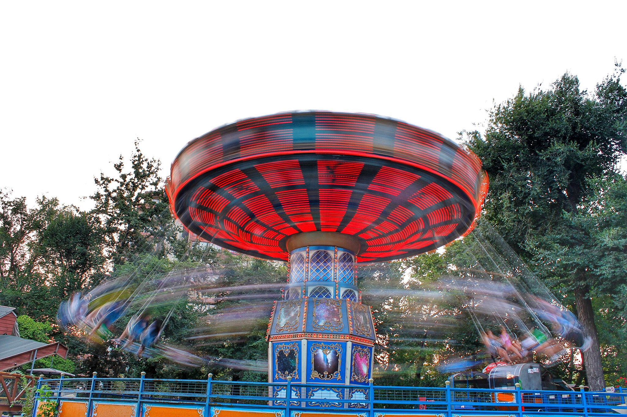 Canon EF-S 18-55mm F3.5-5.6 IS sample photo. Parque de diversiones photography