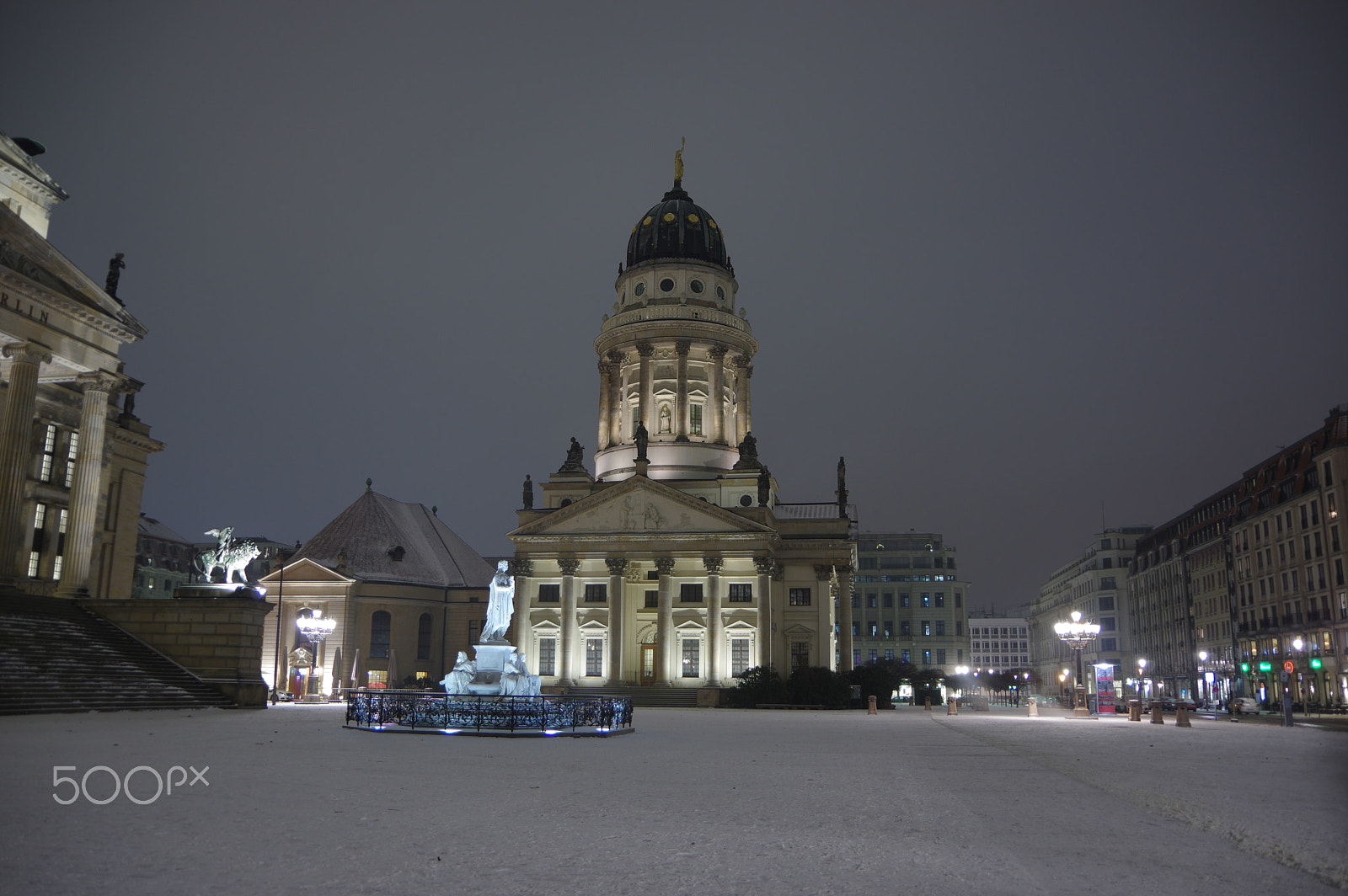 Pentax K-3 II sample photo. Gendarmen markt in berlin in winter and snow photography