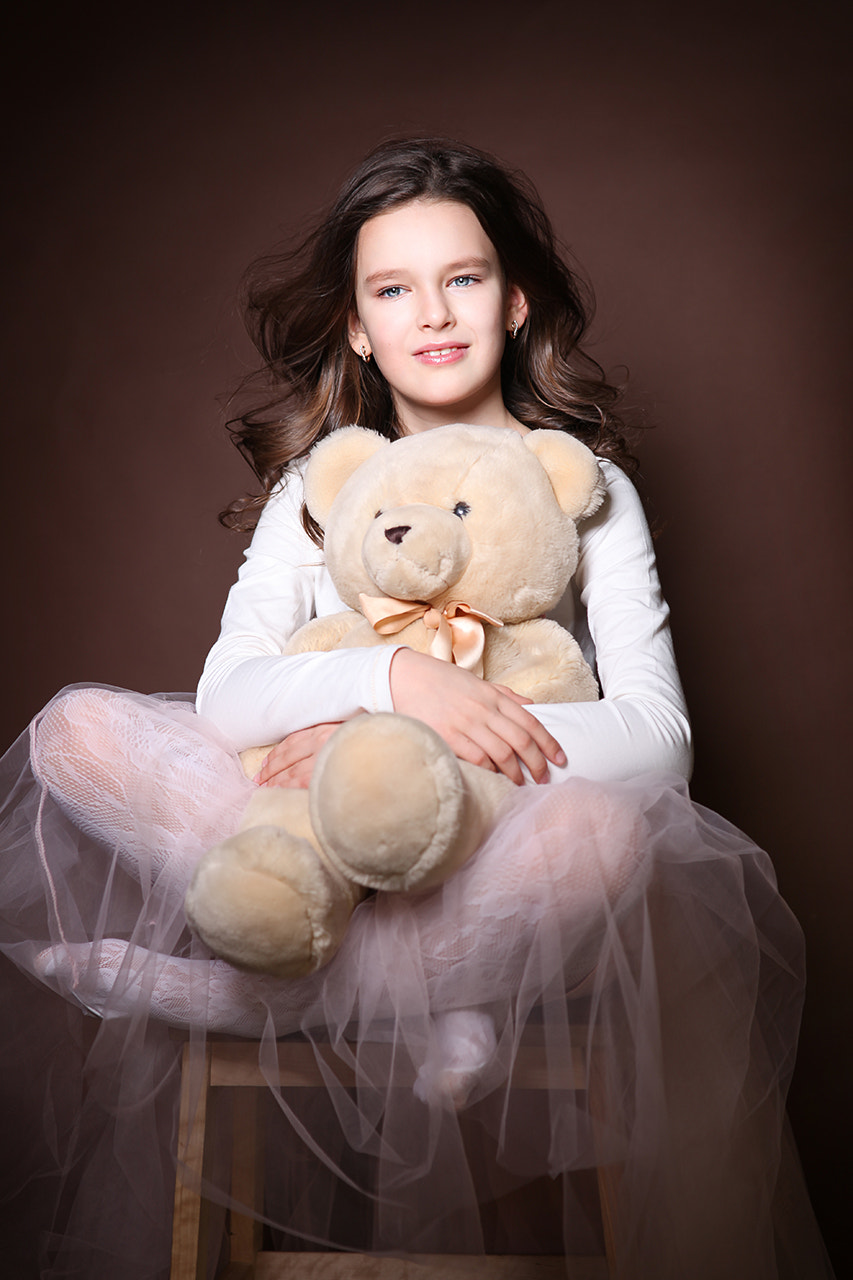 Sigma 85mm F1.4 EX DG HSM sample photo. Arisha beautiful girl (portrait plate) photography