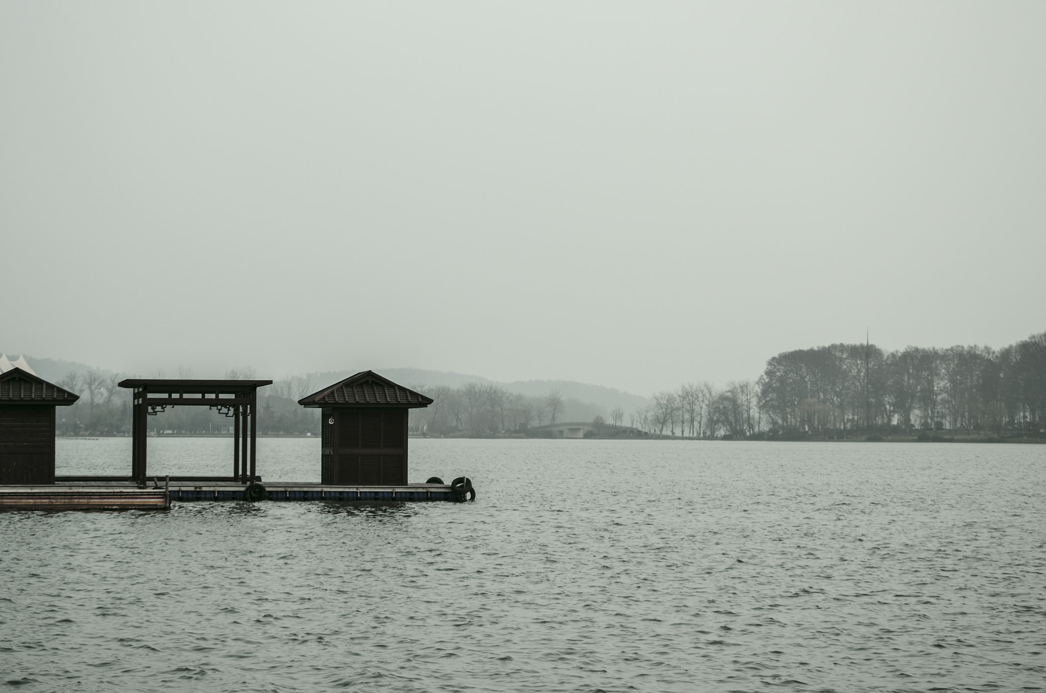 Pentax smc DA 55-300mm F4.0-5.8 ED sample photo. Lake photography