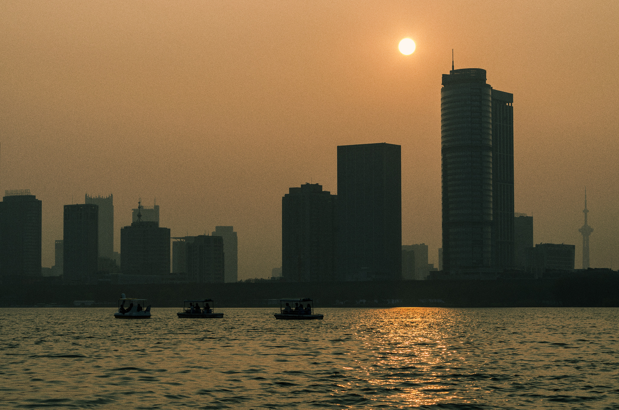 Pentax smc DA 55-300mm F4.0-5.8 ED sample photo. Sunset photography