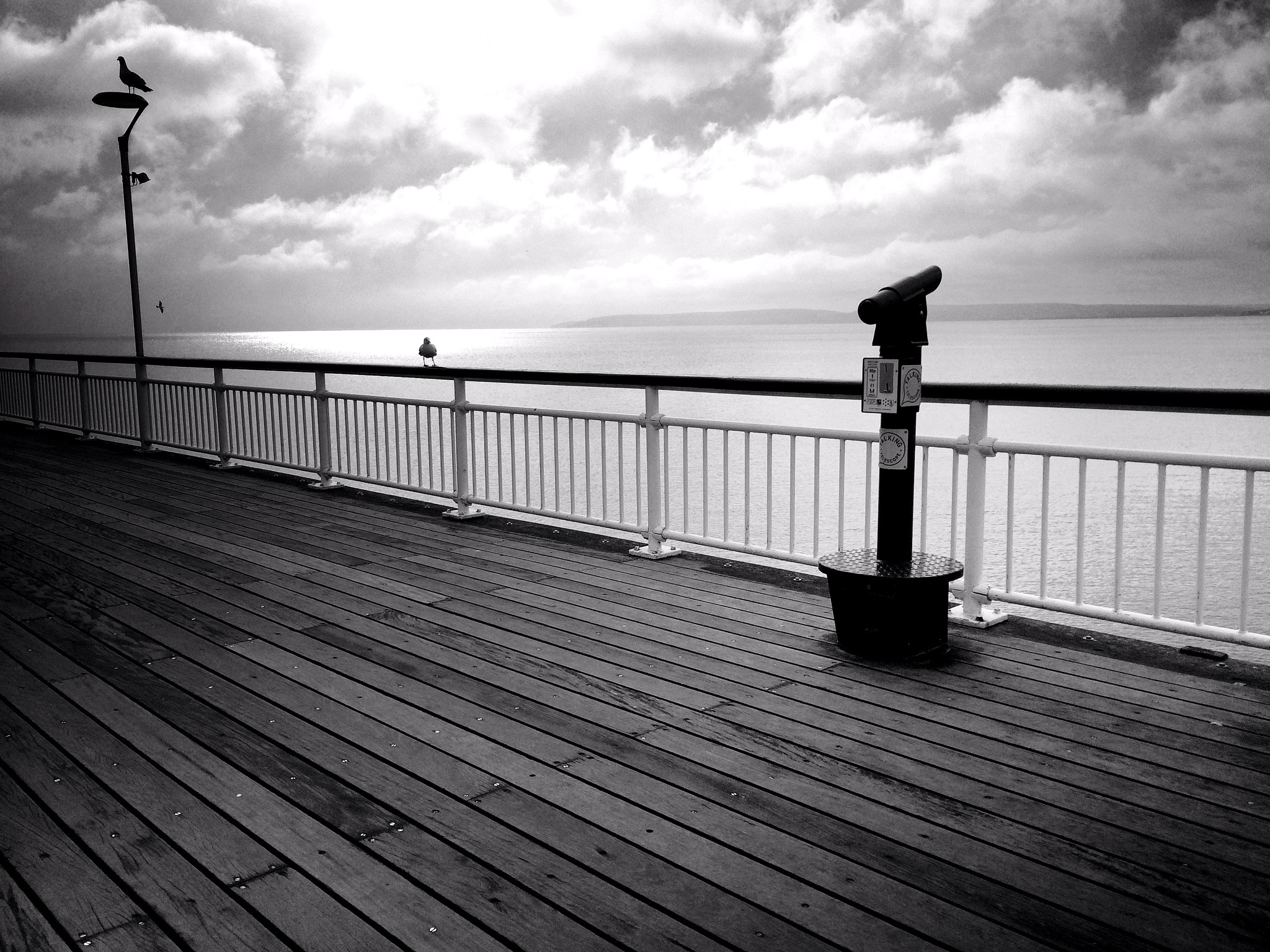 Jag.gr 645 PRO Mk III for Apple iPhone 5s sample photo. Bournemouth pier in winter photography