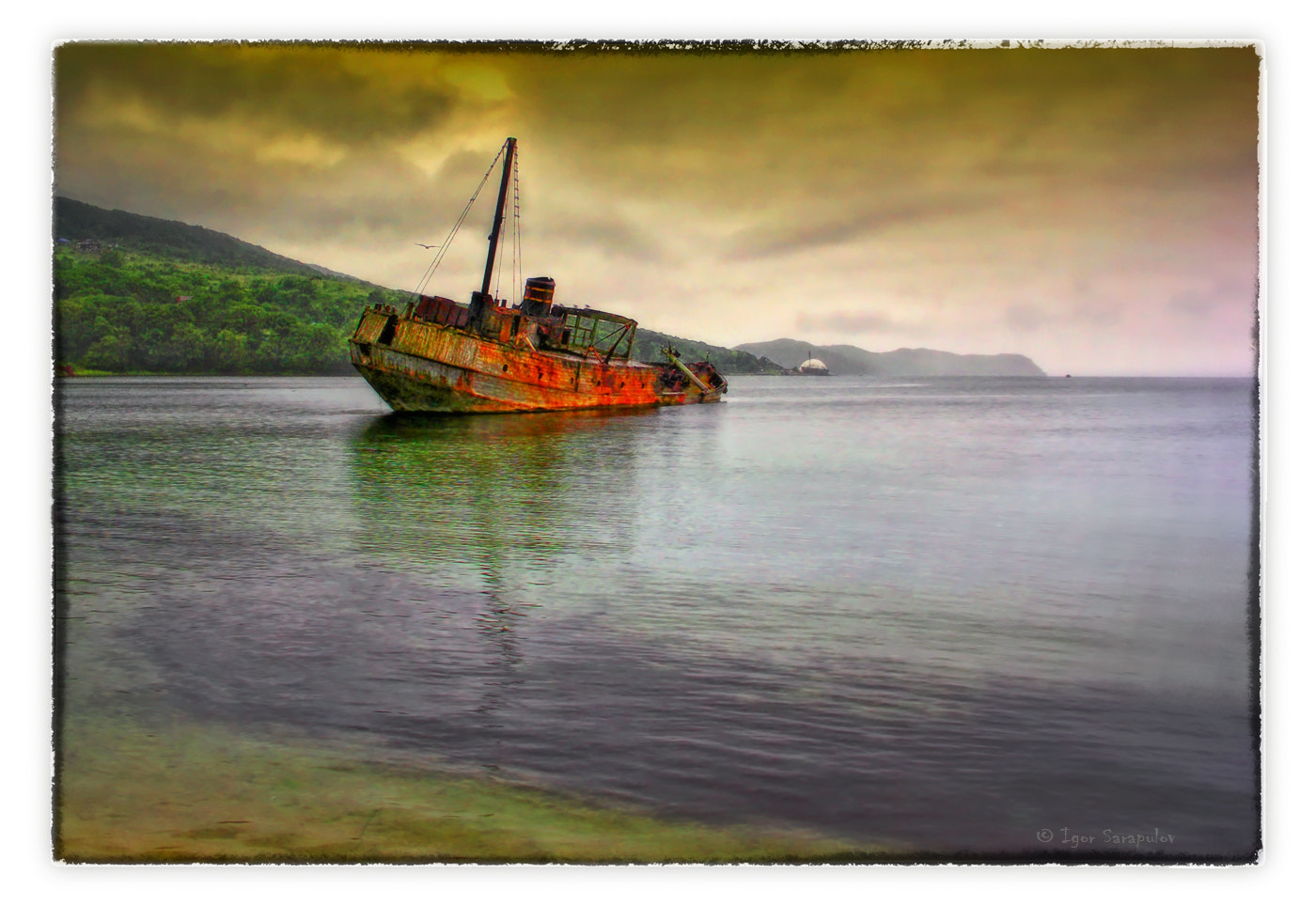 KONICA MINOLTA DiMAGE A200 sample photo. Sunken schooner. photography