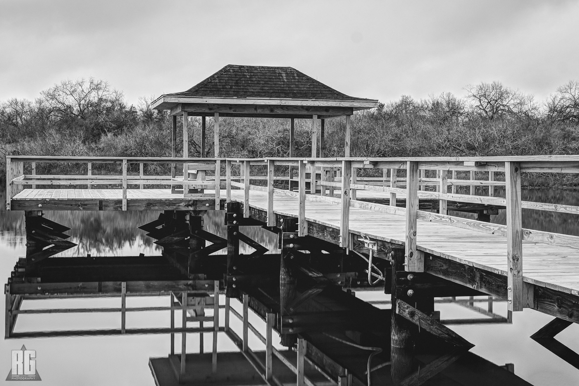 Nikon D3200 sample photo. Cloudy day at a short pier photography