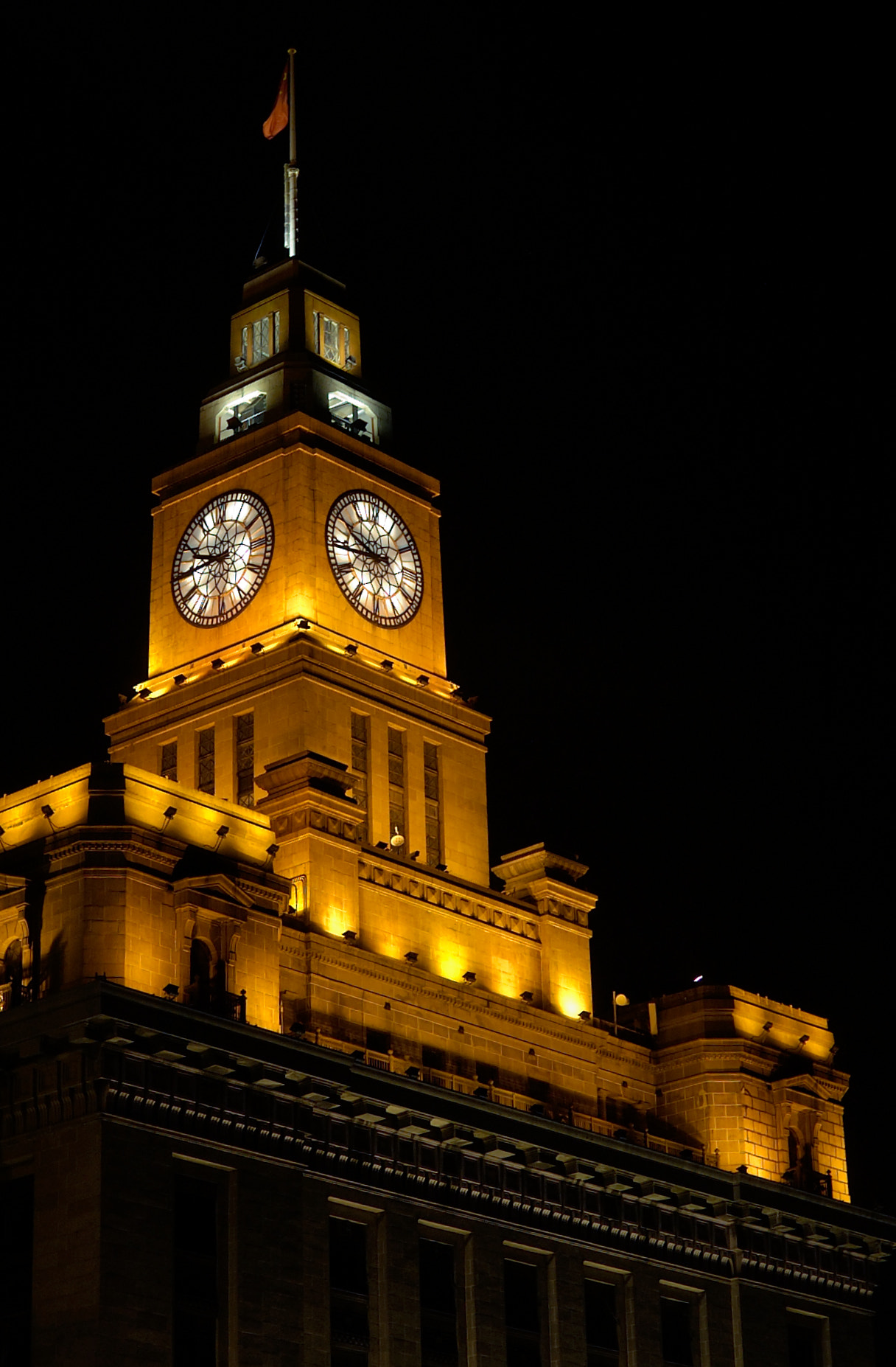 Nikon D1H + Nikon AF Nikkor 50mm F1.4D sample photo. 外滩海关大楼 photography