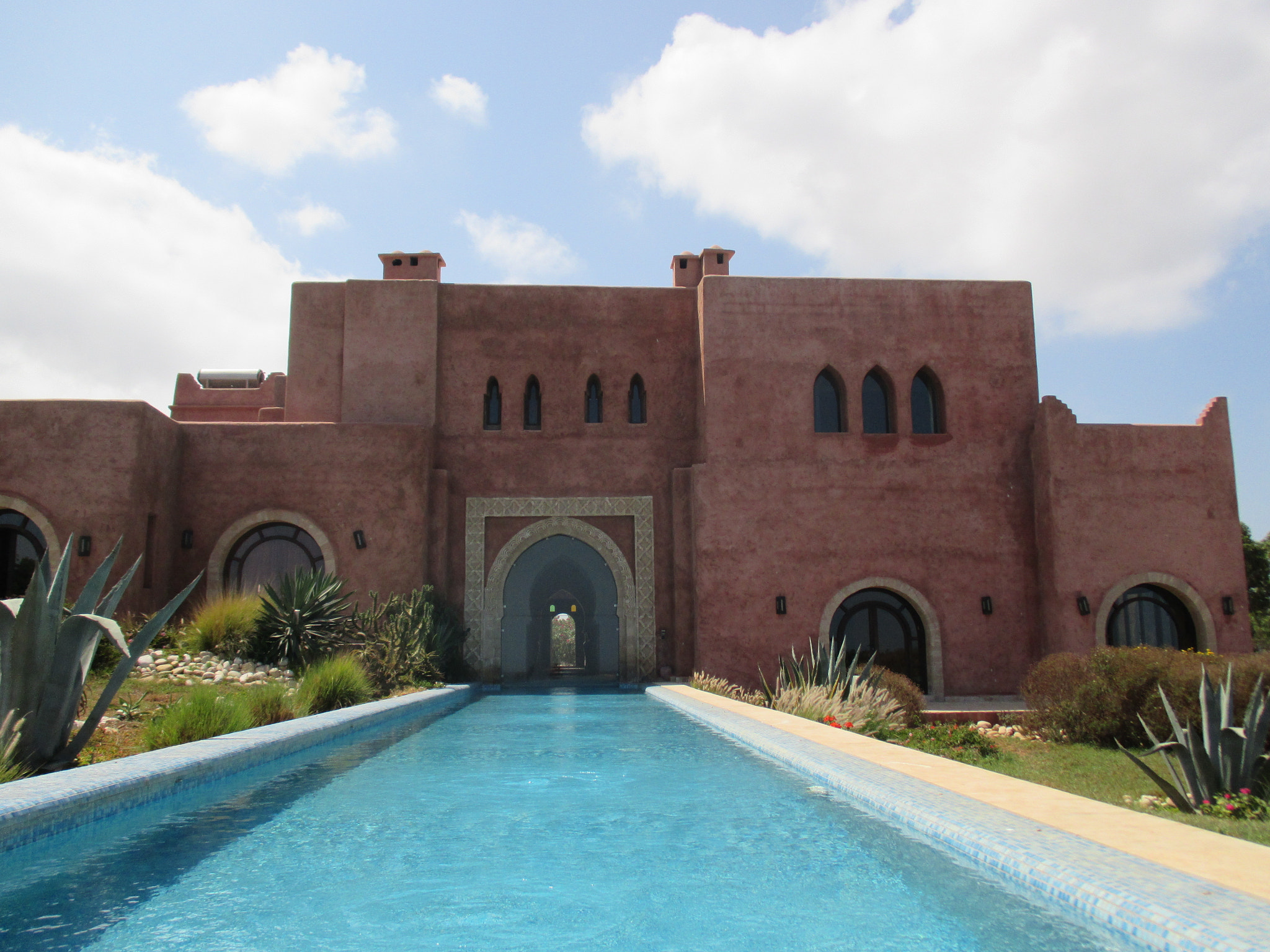 Canon PowerShot ELPH 130 IS (IXUS 140 / IXY 110F) sample photo. Moroccan castle photography