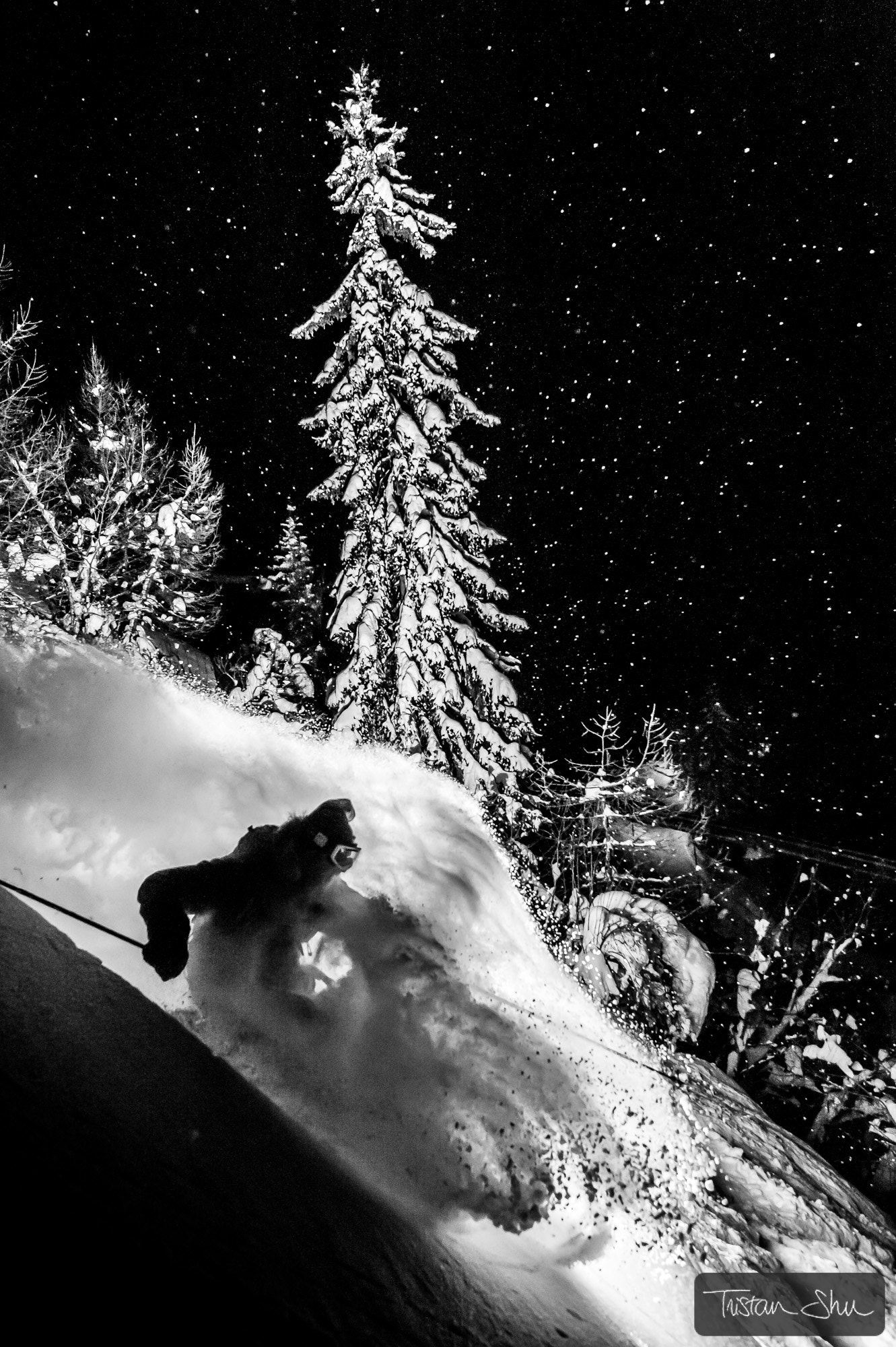 Nikon AF-S Nikkor 16-35mm F4G ED VR sample photo. Night powder skiing with adrien coirier photography