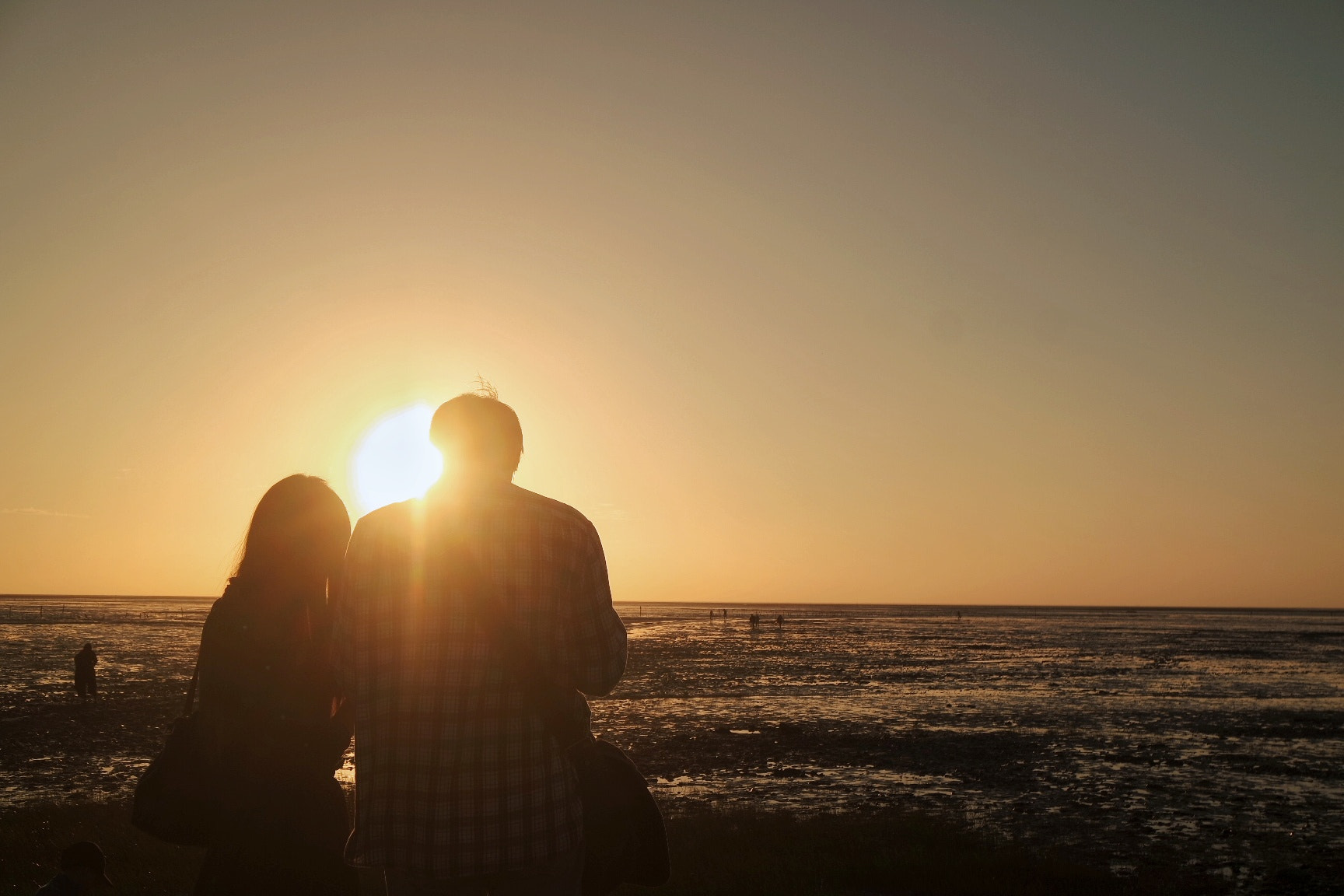 Samsung NX3300 sample photo. Love during the sunset. photography