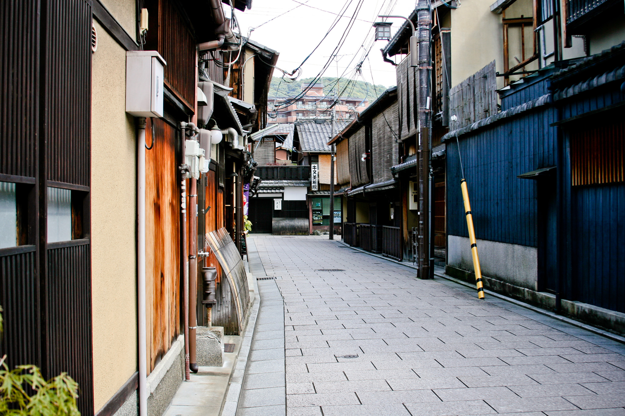 Canon EF 28-135mm F3.5-5.6 IS USM sample photo. Gion photography