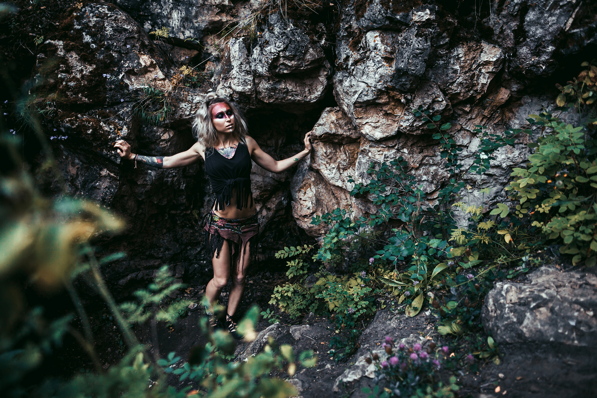 Sigma 24mm F1.4 DG HSM Art sample photo. Shaman girl photography