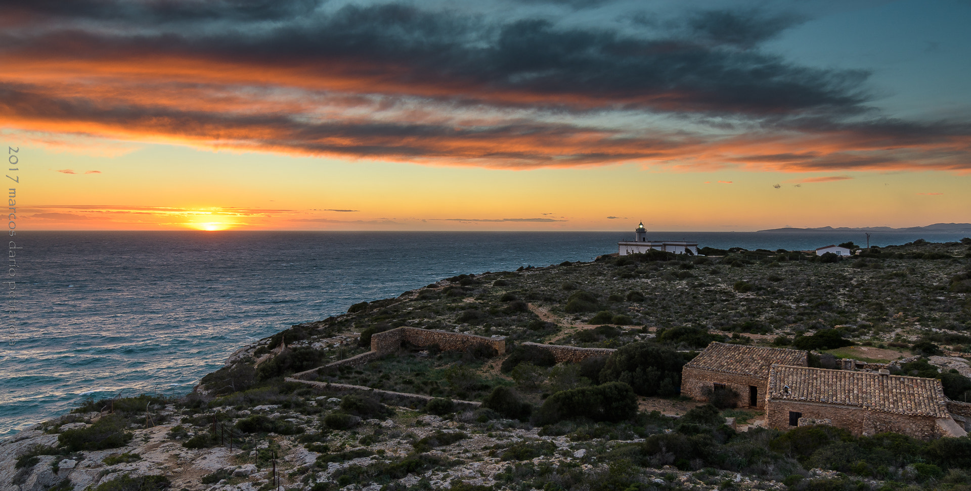 Tokina AT-X Pro 11-16mm F2.8 DX sample photo. Lighthouse cap blanc photography