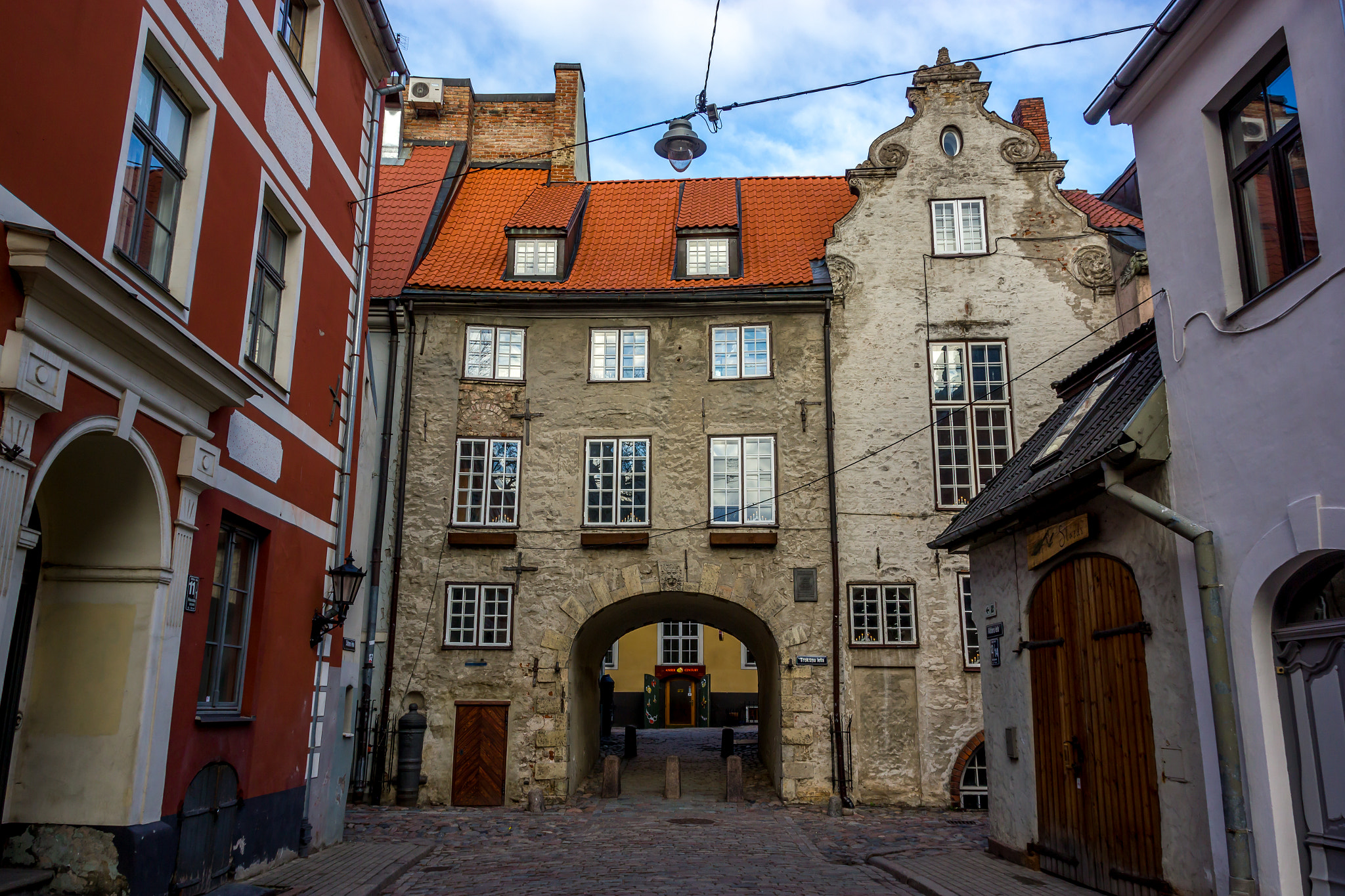 Canon EOS 550D (EOS Rebel T2i / EOS Kiss X4) + Sigma 17-70mm F2.8-4 DC Macro OS HSM sample photo. The swedish gate, riga photography