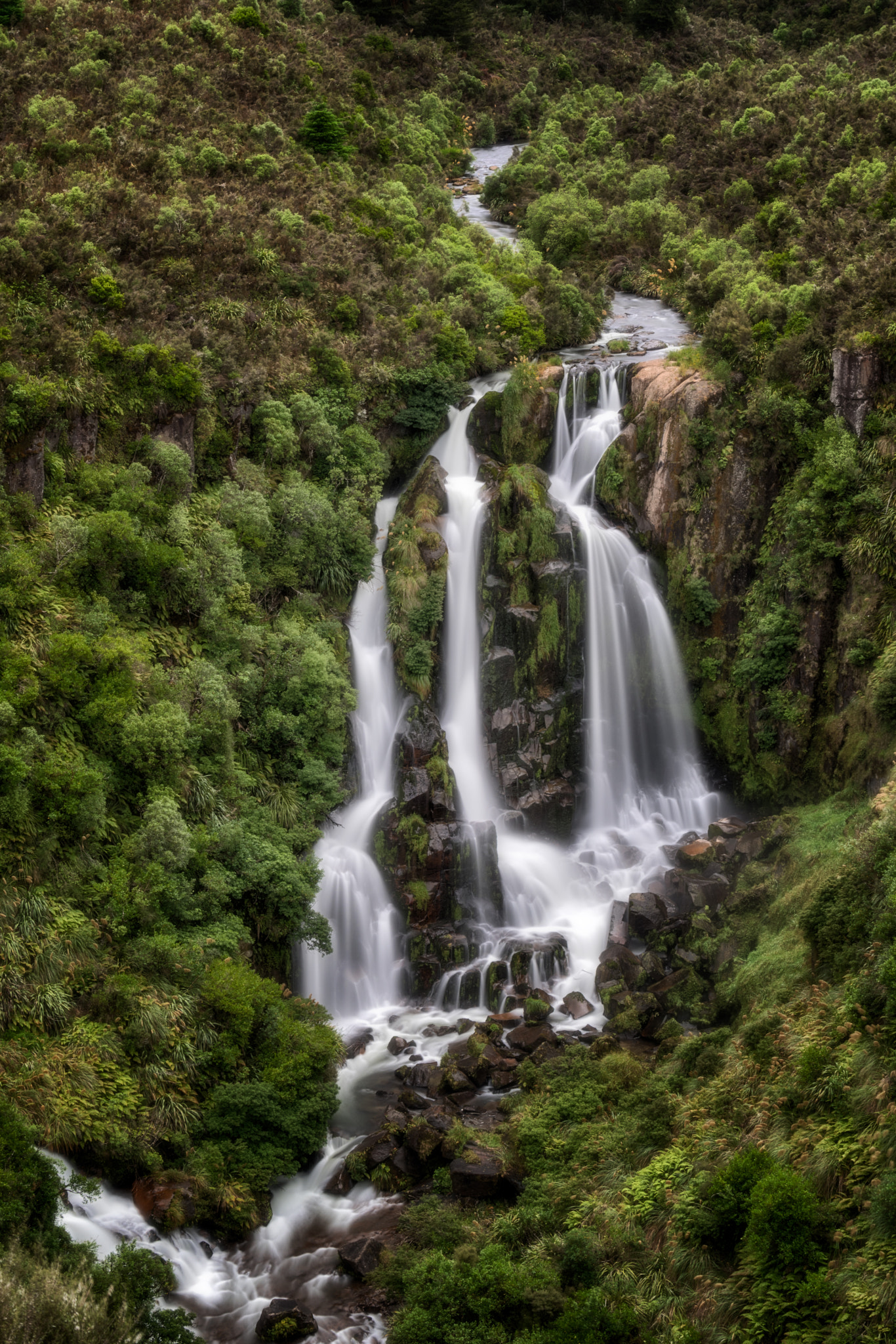 Pentax smc DA* 60-250mm F4.0 ED (IF) SDM sample photo. Waipunga falls photography