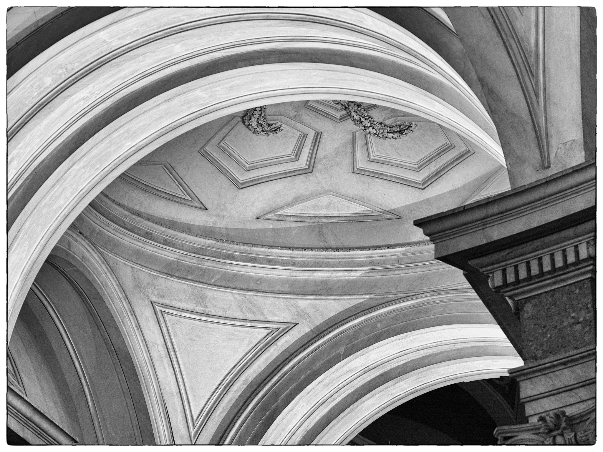 Olympus OM-D E-M5 + Olympus M.Zuiko Digital ED 75mm F1.8 sample photo. Geometrics photography