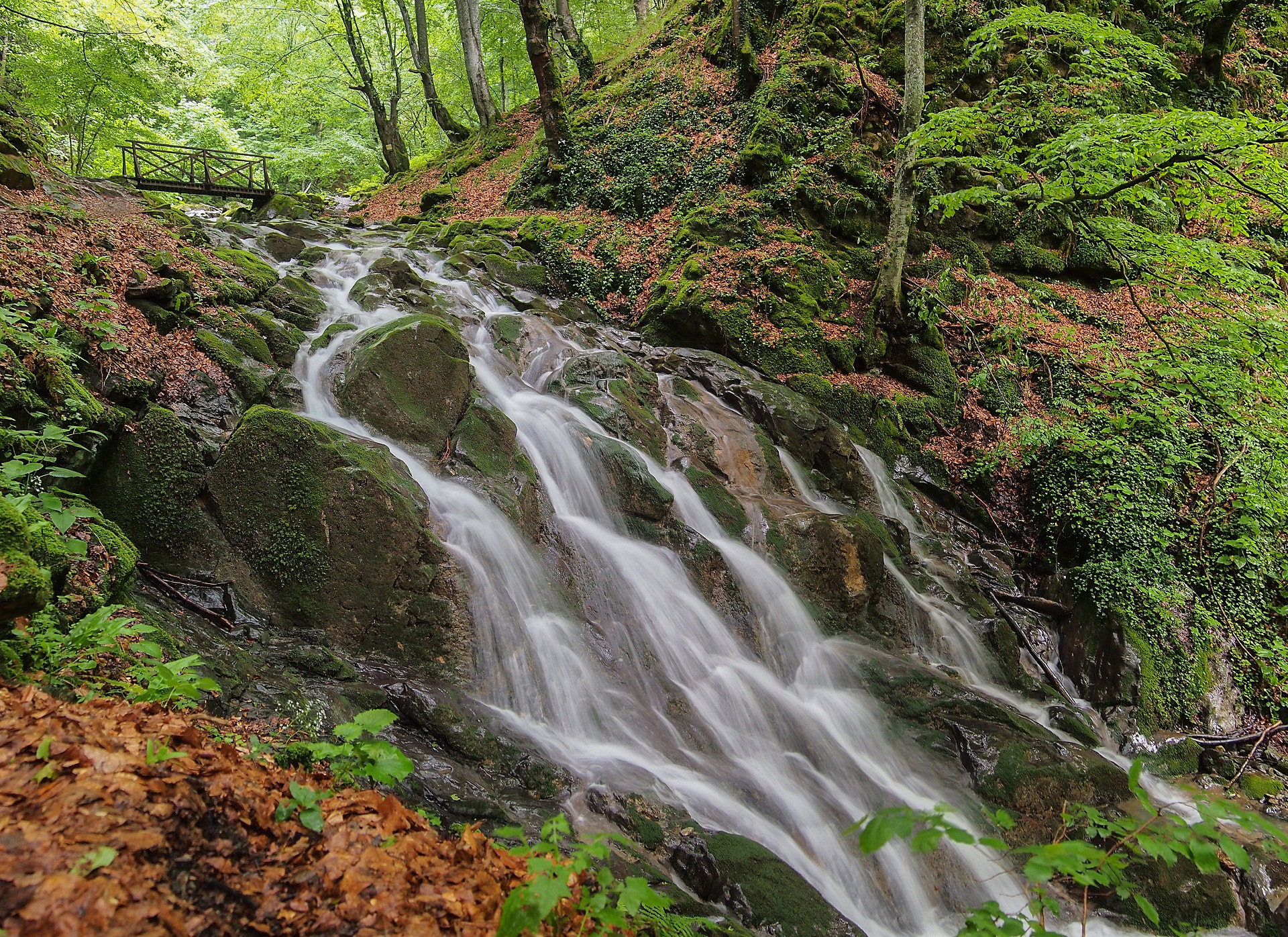 Olympus M.Zuiko Digital 14-42mm F3.5-5.6 II sample photo. Teteven waterfall photography