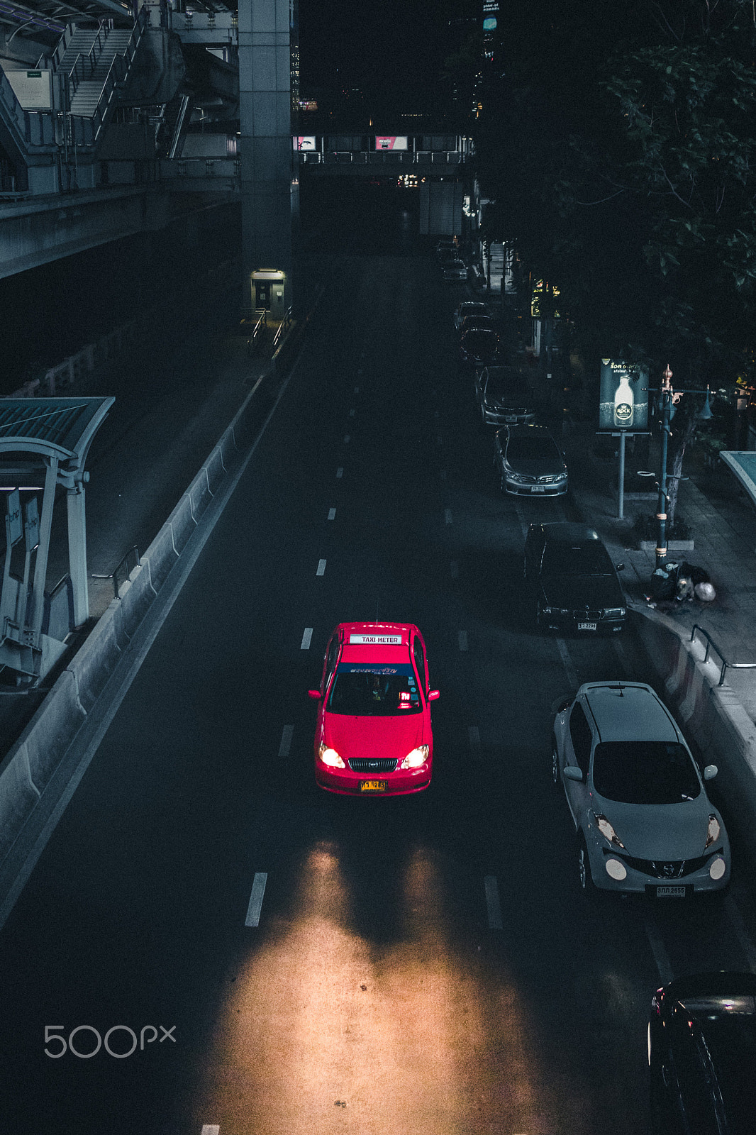 Canon EF-M 22mm F2 STM sample photo. Night call photography