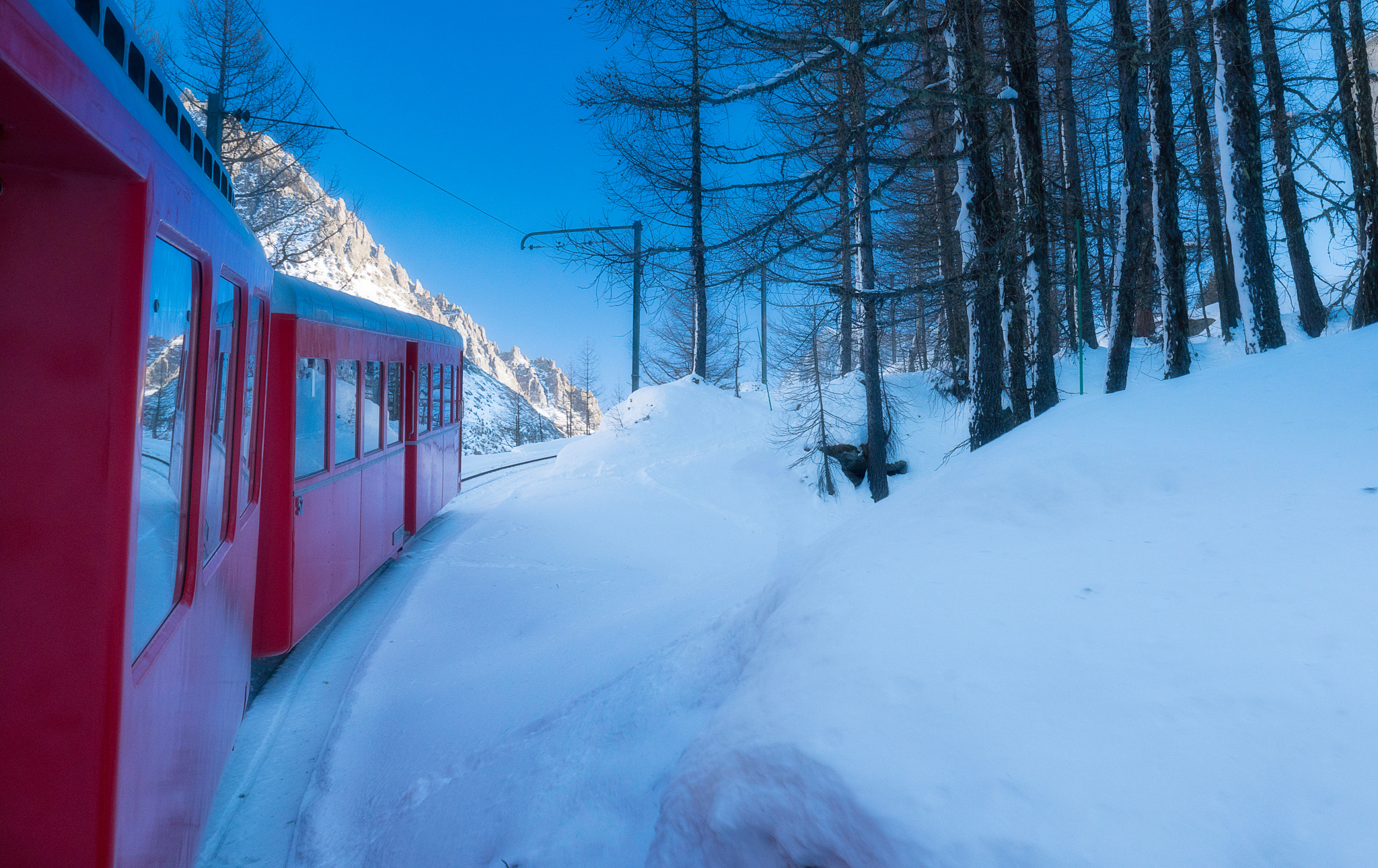 Canon EF 16-35mm F4L IS USM sample photo. A dreamy ride to the mountains photography