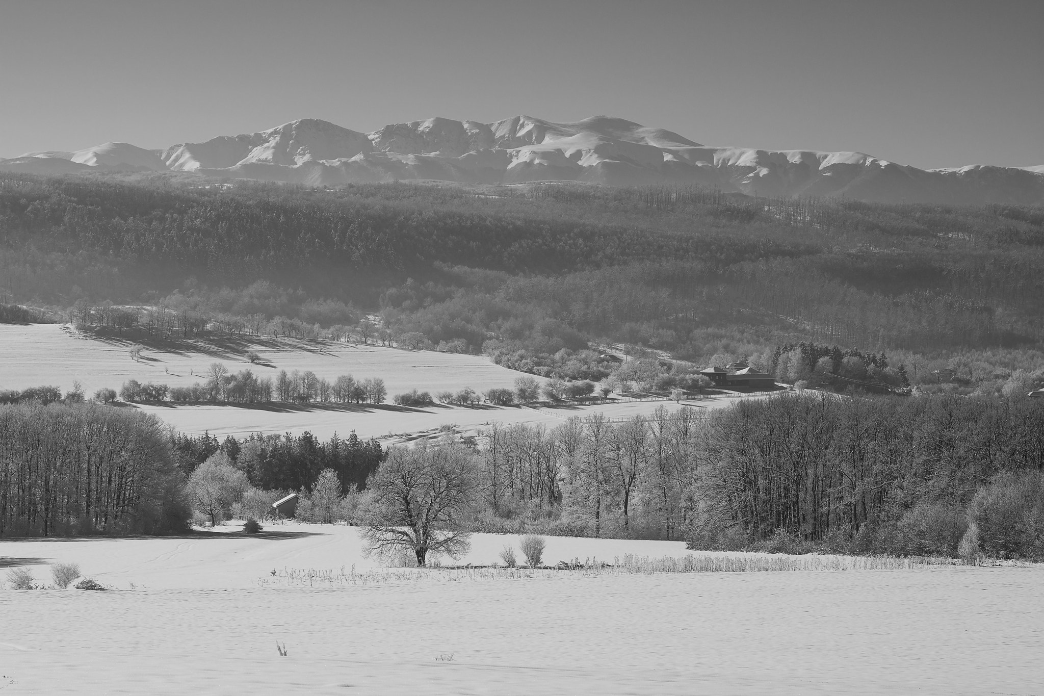 Nikon D7100 + Nikon AF Nikkor 85mm F1.8D sample photo. Other view of the old mountains photography