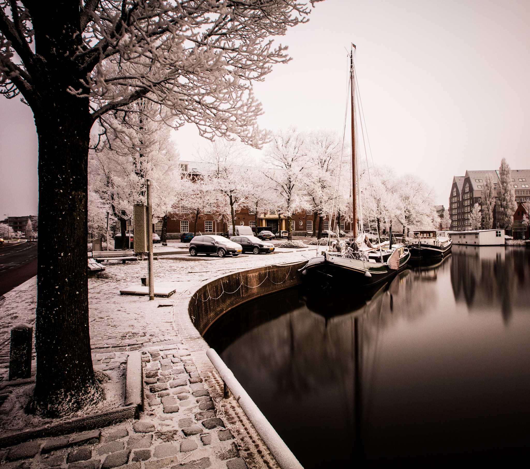 Canon EF 16-35mm F2.8L II USM sample photo. Leeuwarden canal photography