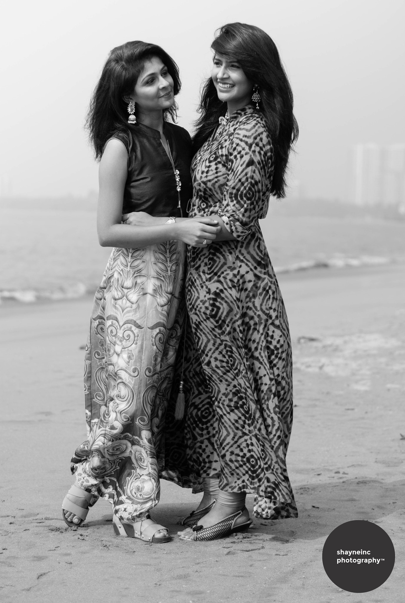 Nikon D3100 + Nikon AF Nikkor 50mm F1.8D sample photo. Couple of best friends photography