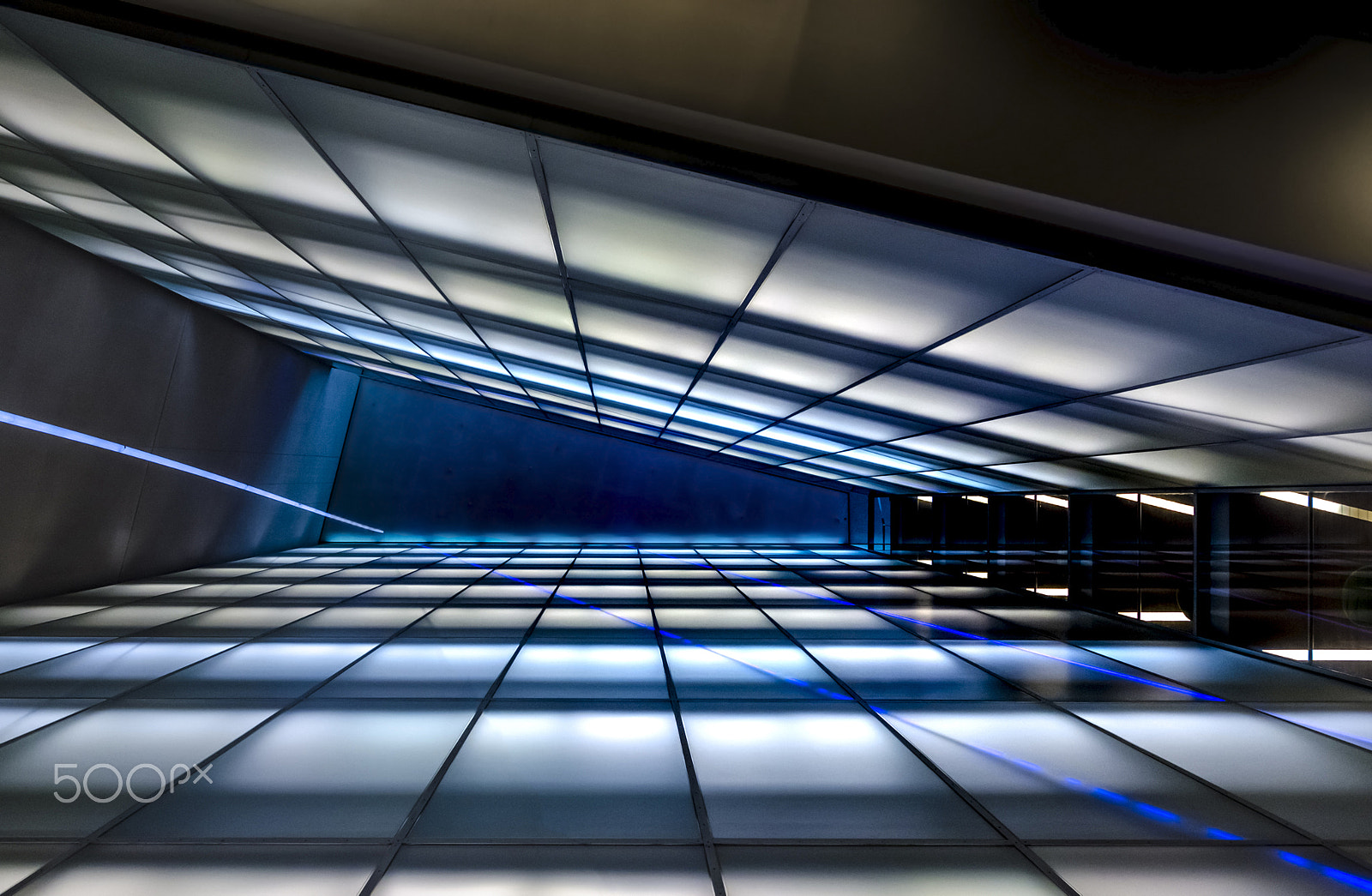 Sigma 8-16mm F4.5-5.6 DC HSM sample photo. Lobby photography