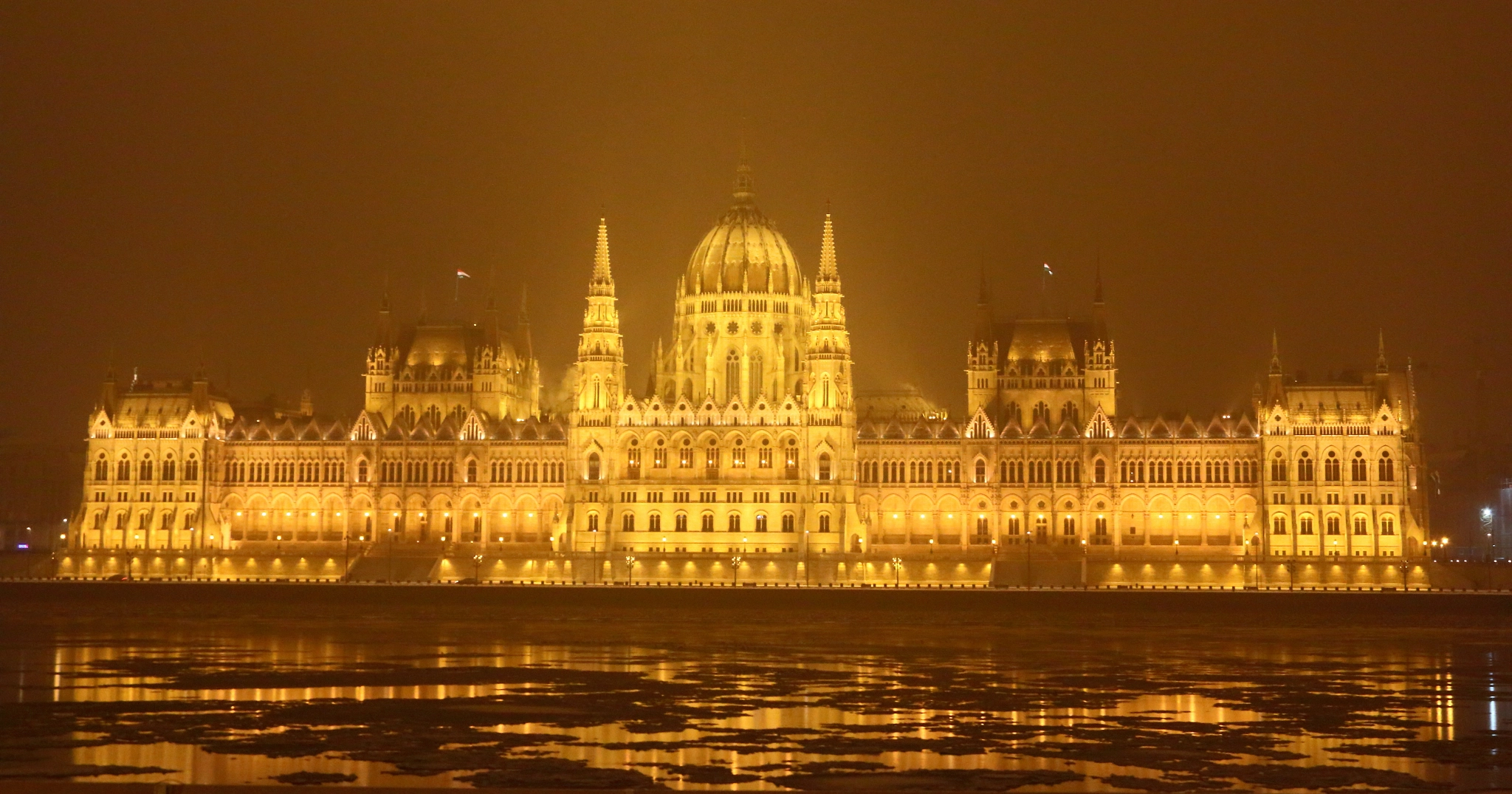 Canon EF-S 18-55mm F3.5-5.6 IS sample photo. Parliament in different views. photography