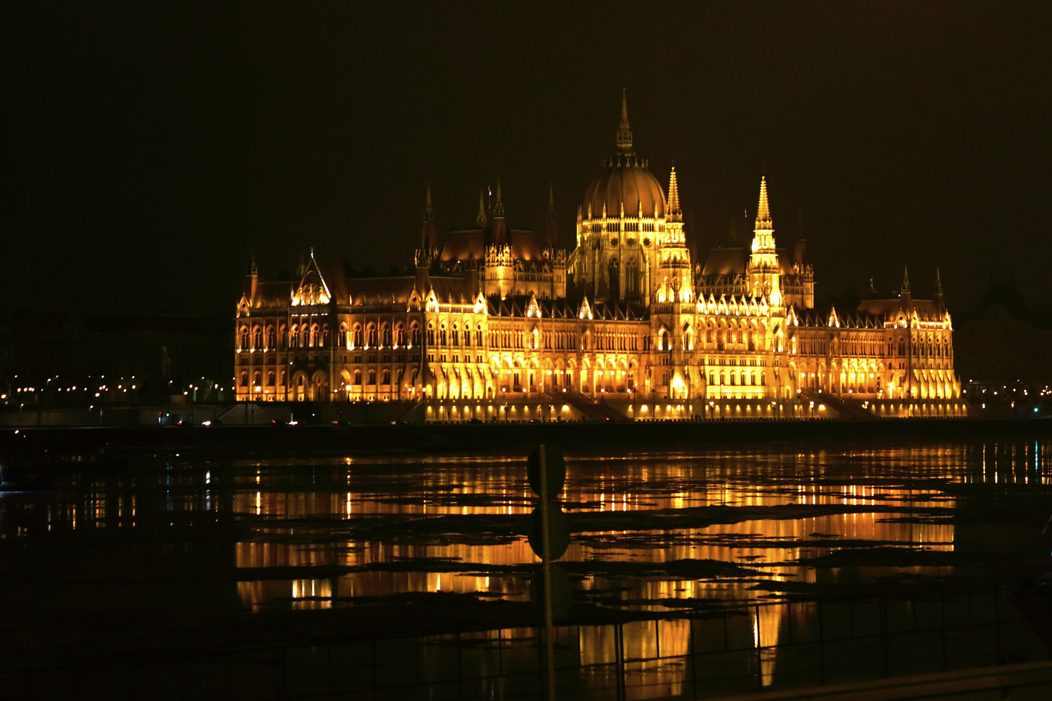 Canon EF-S 18-55mm F3.5-5.6 IS sample photo. Parliament in different views. photography