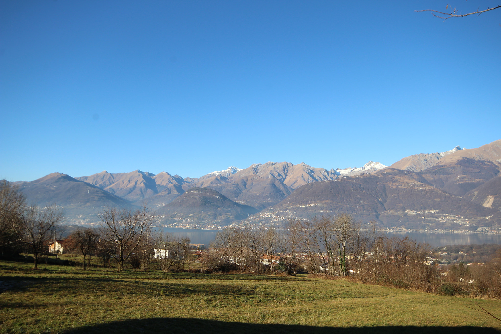 Canon EOS 1200D (EOS Rebel T5 / EOS Kiss X70 / EOS Hi) + Sigma 10-20mm F4-5.6 EX DC HSM sample photo. Lake and mountains photography