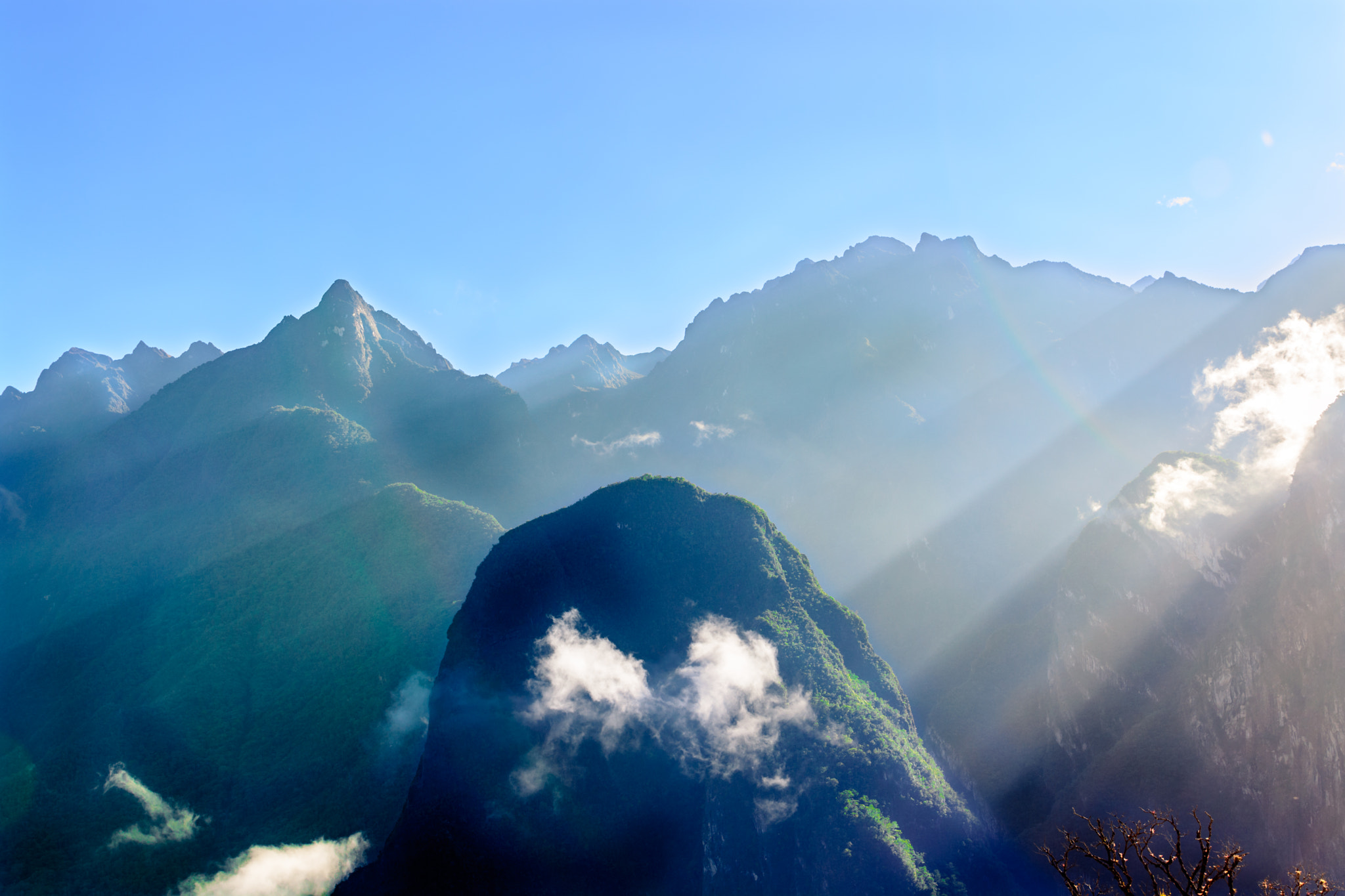 Nikon AF-S Nikkor 24-70mm F2.8E ED VR sample photo. Amanecer en machupicchu, perú. photography