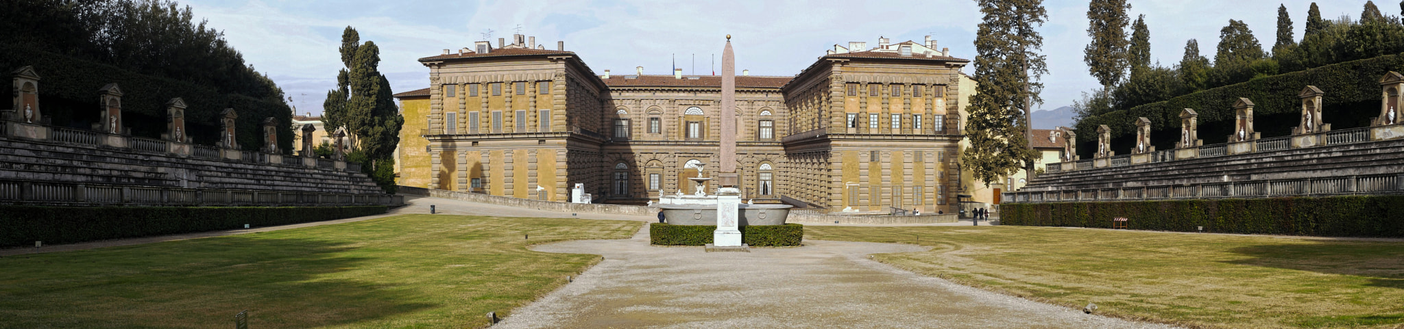 Panasonic Lumix DMC-GX85 (Lumix DMC-GX80 / Lumix DMC-GX7 Mark II) + Panasonic Leica DG Summilux 25mm F1.4 II ASPH sample photo. View of palazzo pitti photography