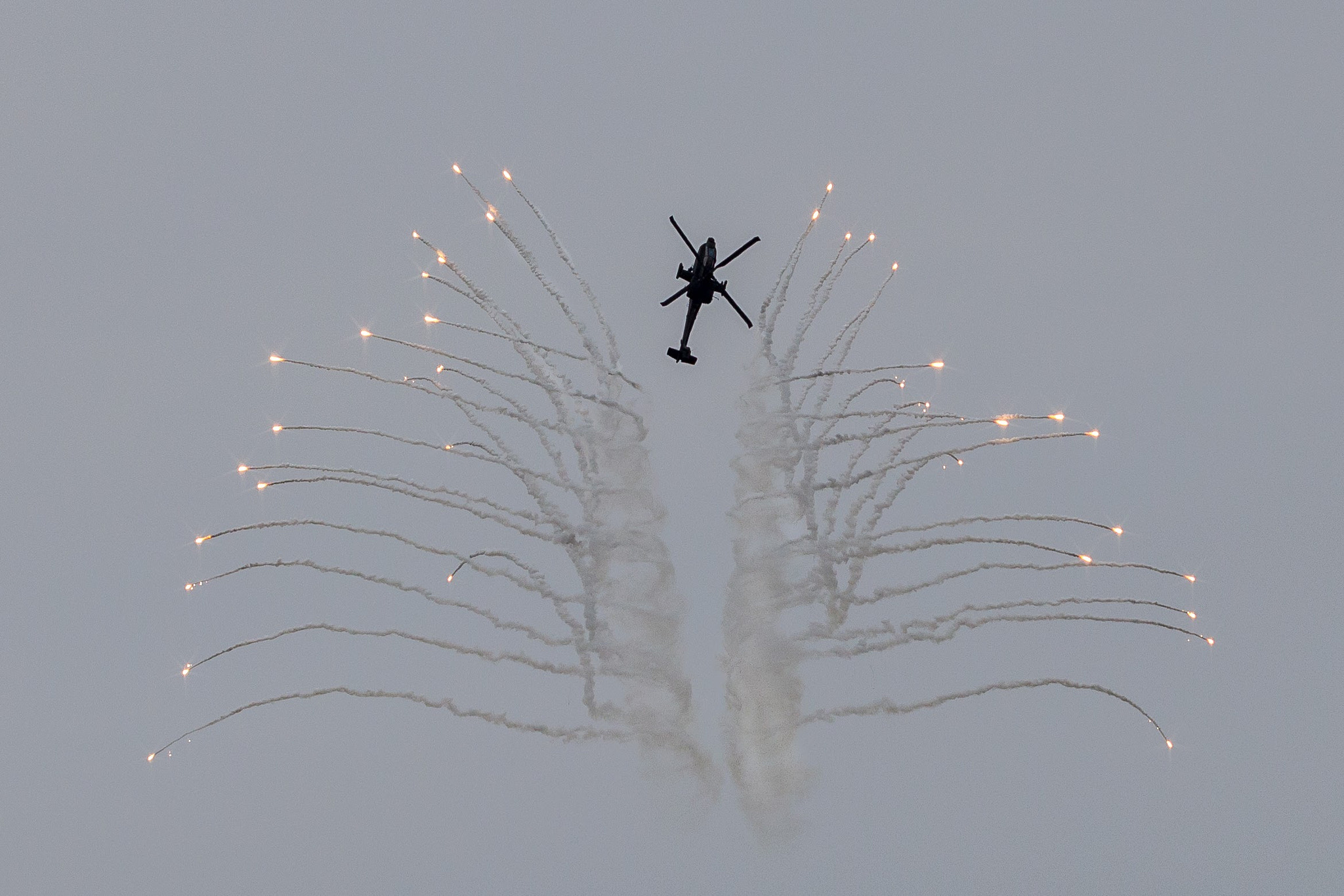 Canon EF 70-200mm F2.8L IS II USM sample photo. Apache air demo photography