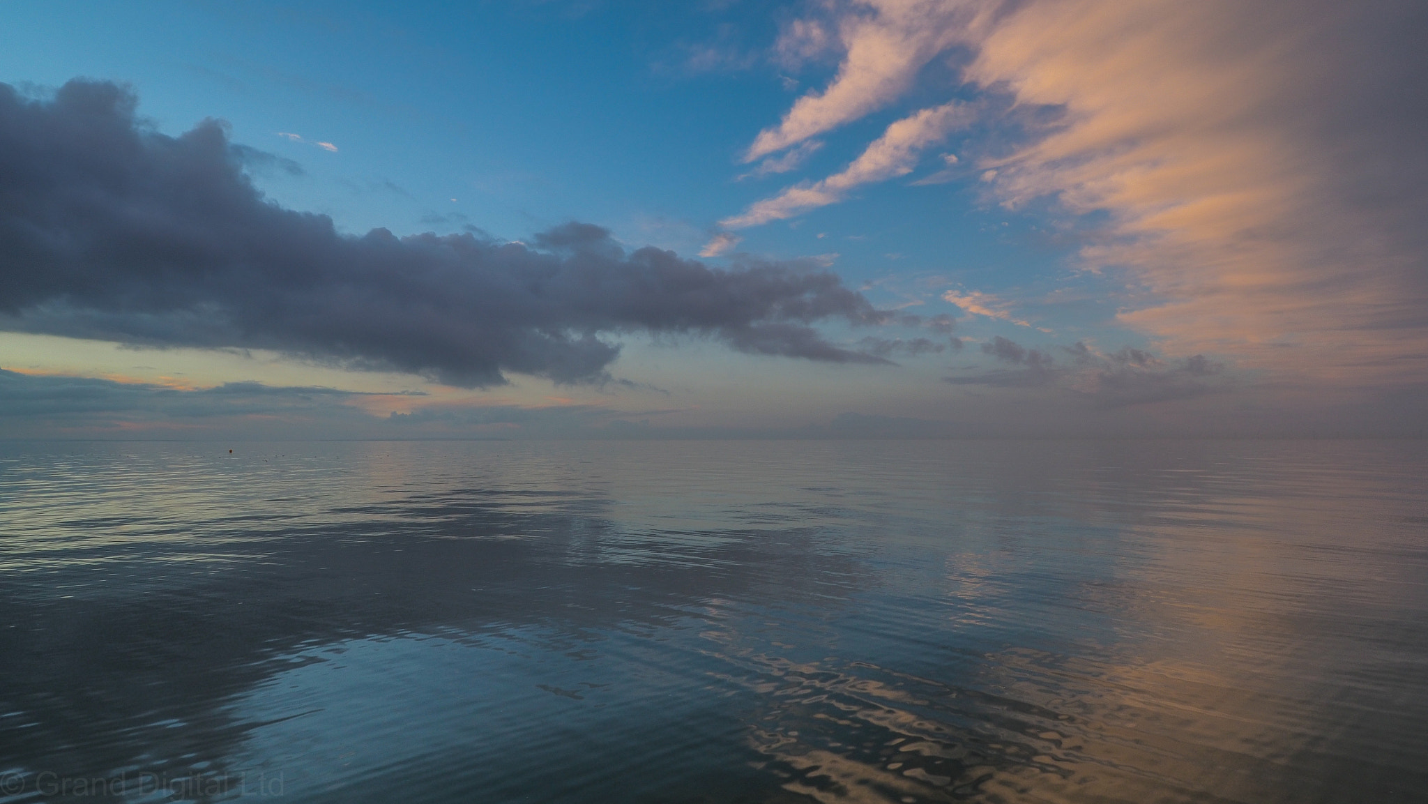 Olympus OM-D E-M10 II + OLYMPUS M.9-18mm F4.0-5.6 sample photo. Looking out to sea photography