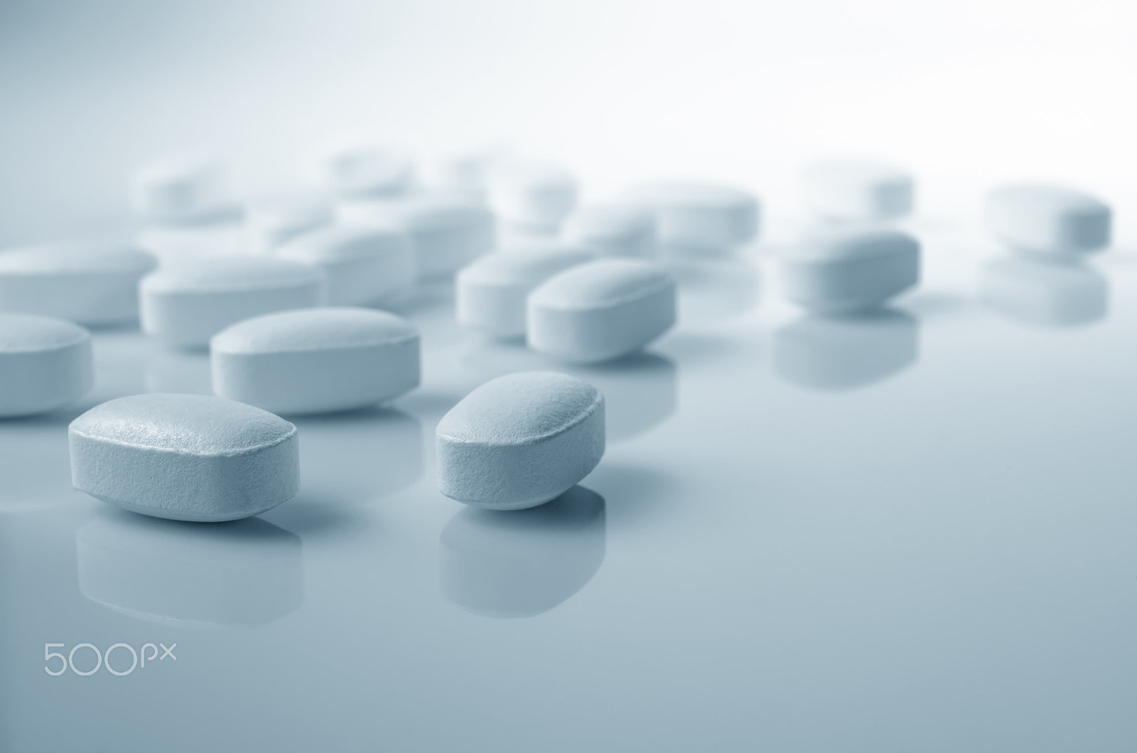 Nikon AF-S DX Micro Nikkor 40mm F2.8 sample photo. White  medicine antibiotic pills. photography