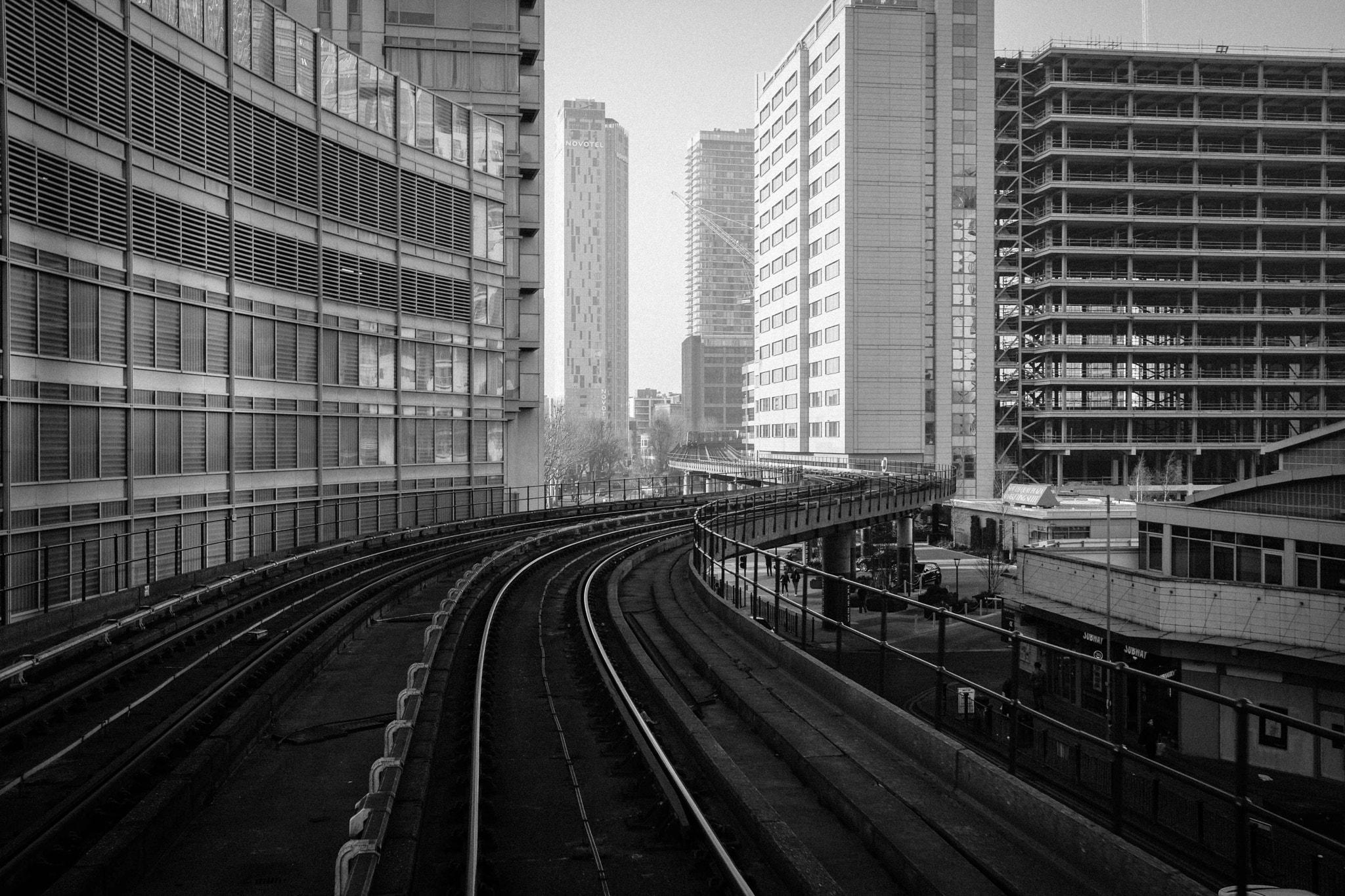 Summicron-M 1:2/35 ASPH. sample photo. On the train through canary wharf photography