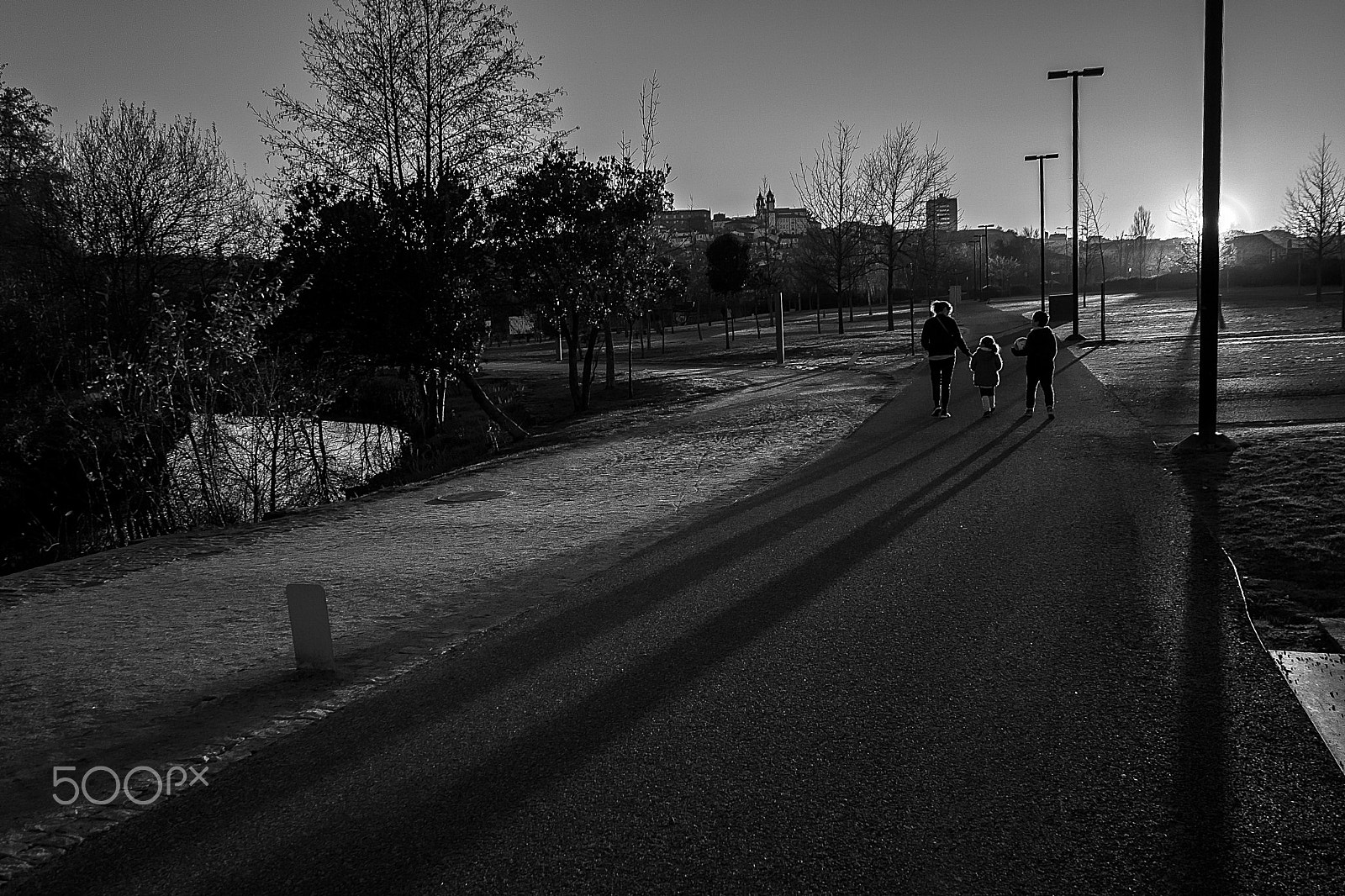 Canon EOS 500D (EOS Rebel T1i / EOS Kiss X3) sample photo. Promenade at sunset. photography