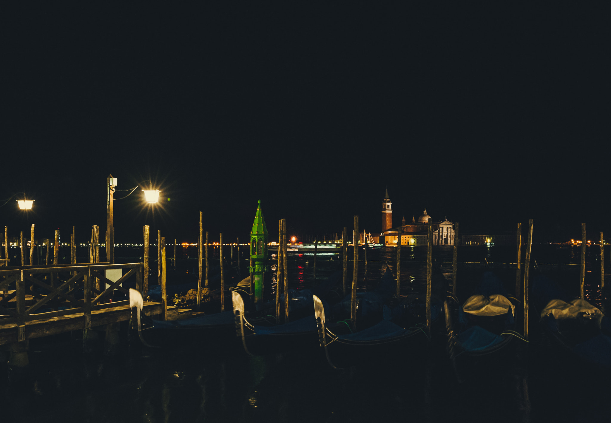 Nikon AF-S Nikkor 16-35mm F4G ED VR sample photo. Venetian night ... photography