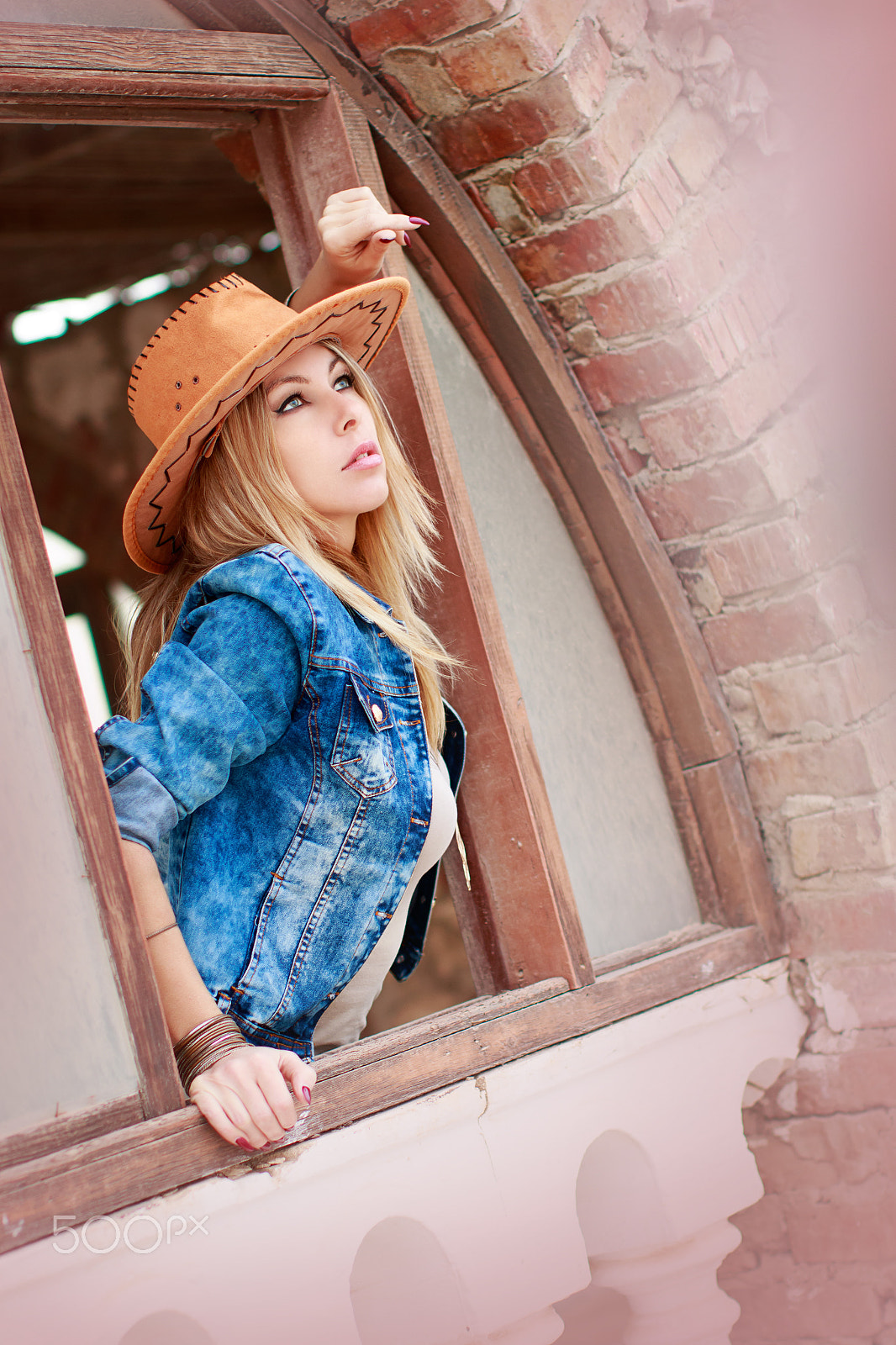 Canon EF 50mm F1.2L USM sample photo. Woman in cowboy wild west style, fashion view look photography