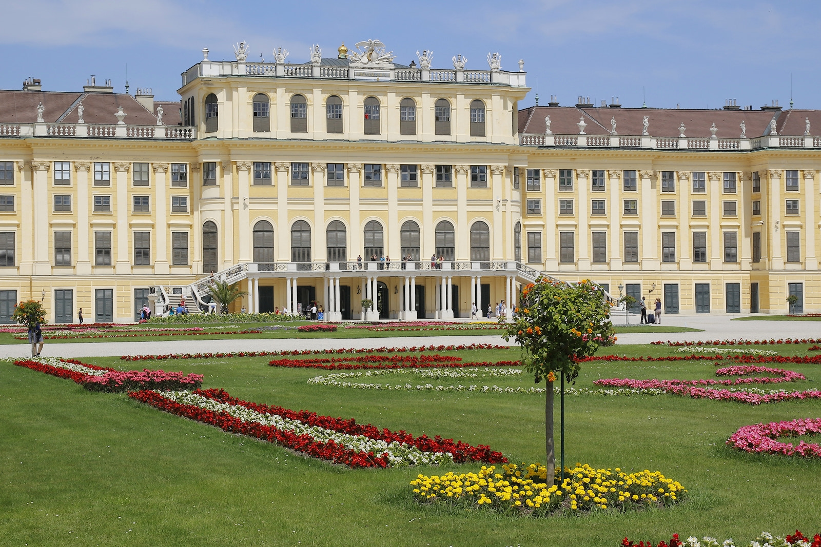 Canon EOS 100D (EOS Rebel SL1 / EOS Kiss X7) sample photo. Schönbrunn palace in vienna photography