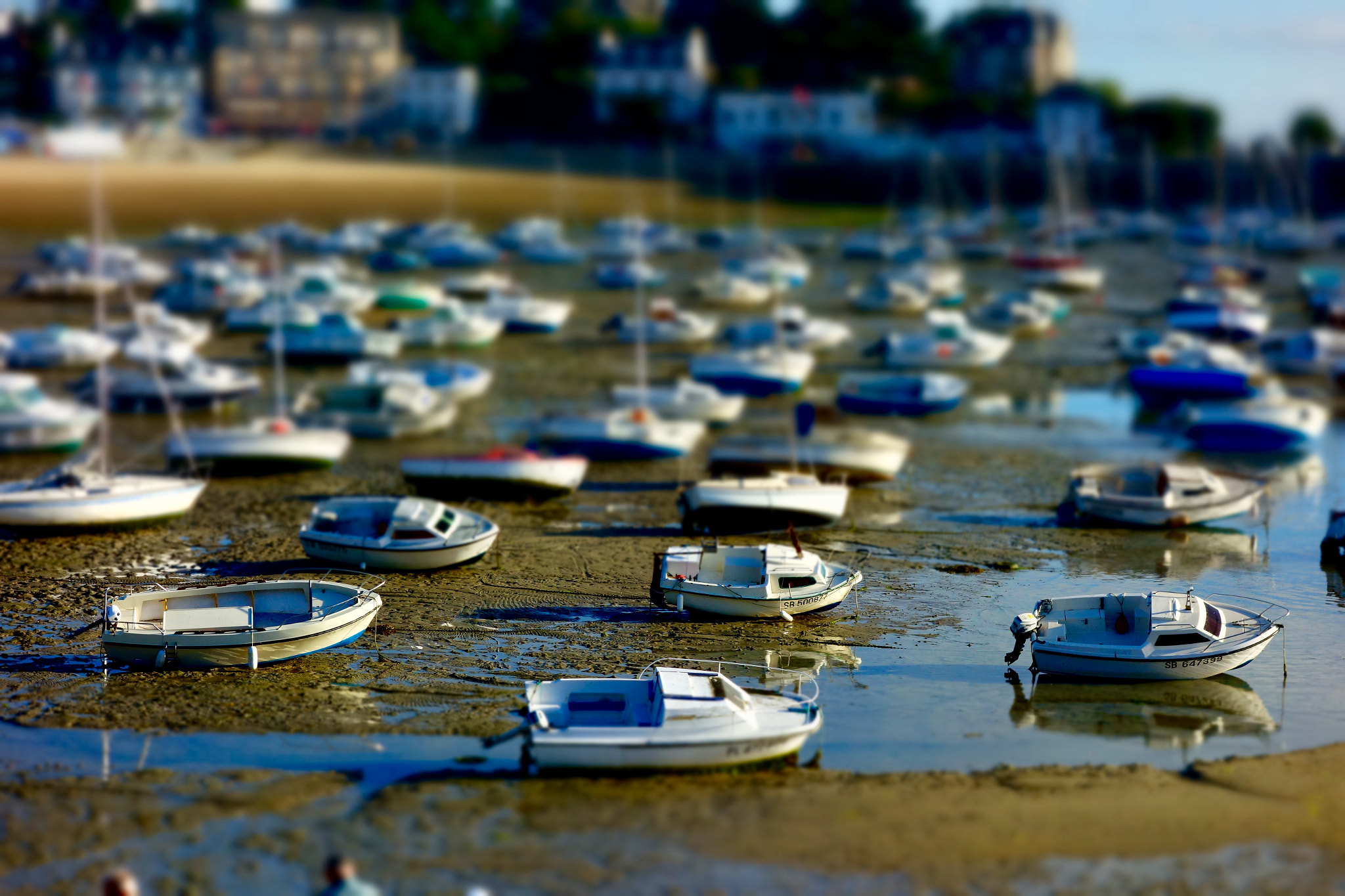 Sony Cyber-shot DSC-RX100 + Sony 28-100mm F1.8-4.9 sample photo. Low tide photography