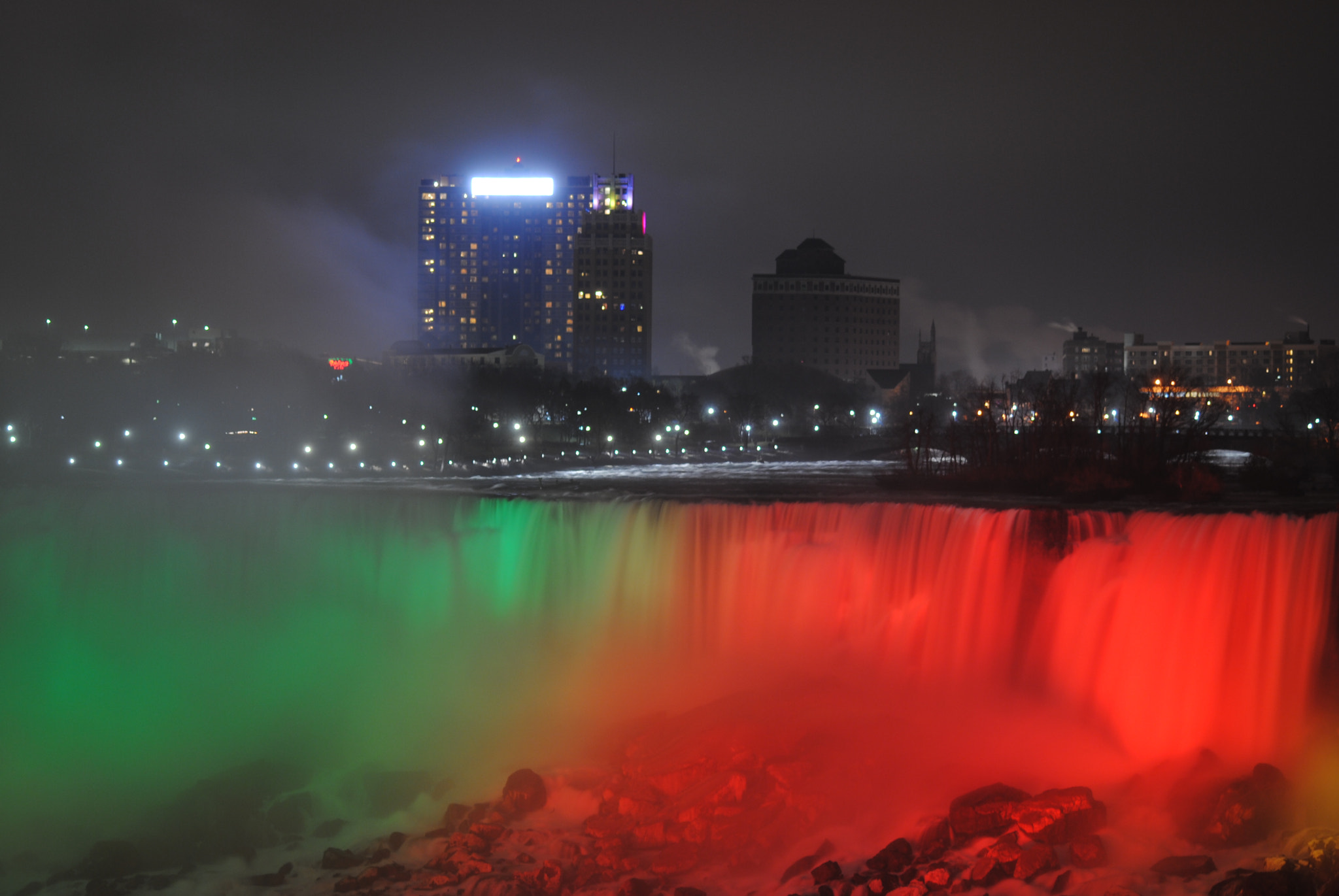 Sigma 70-300mm F4-5.6 APO DG Macro sample photo. Niagara falls photography