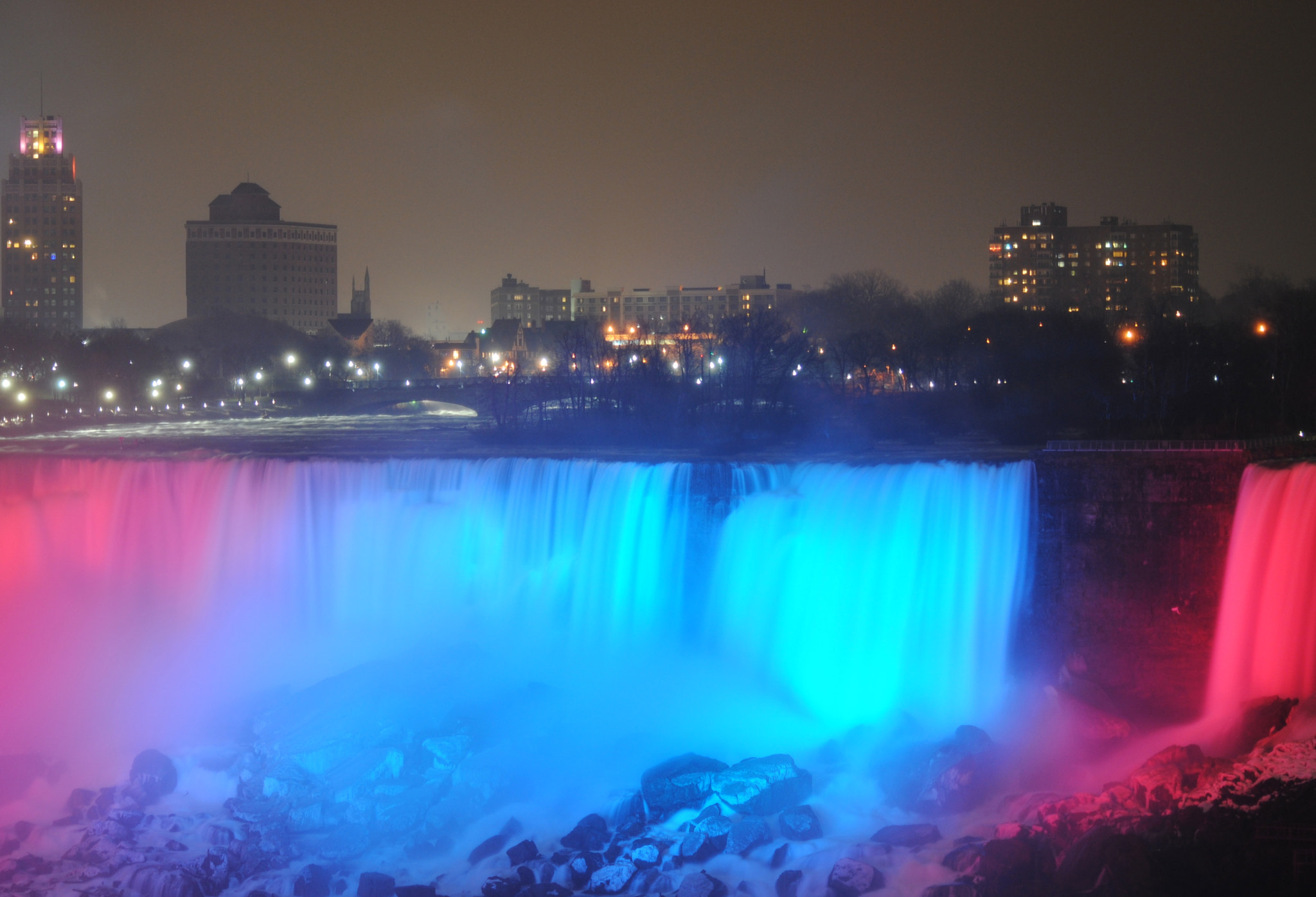 Sigma 70-300mm F4-5.6 APO DG Macro sample photo. Niagara falls photography