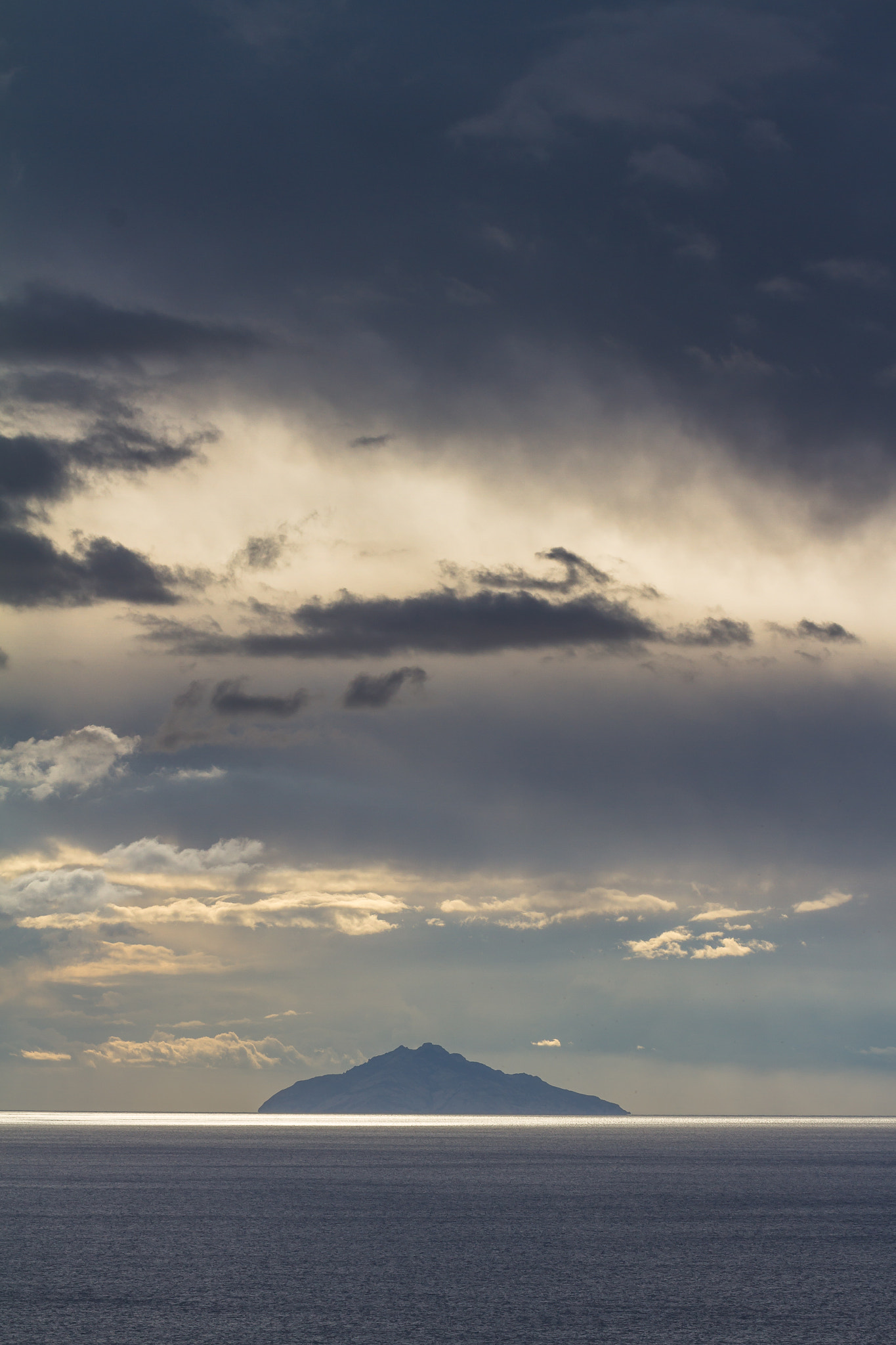 Sigma 70-200mm F2.8 EX DG OS HSM sample photo. Montecristo photography