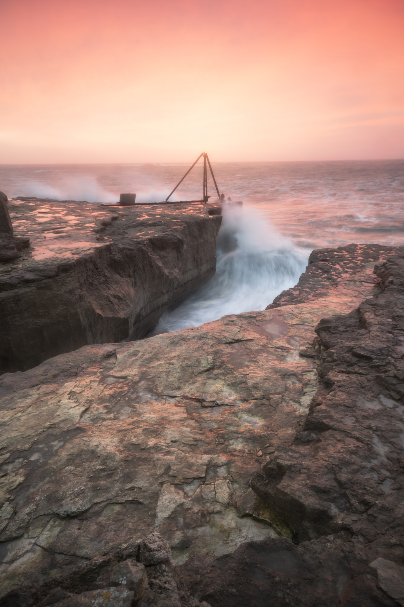 Sigma 10-20mm F4-5.6 EX DC HSM sample photo. The crane photography