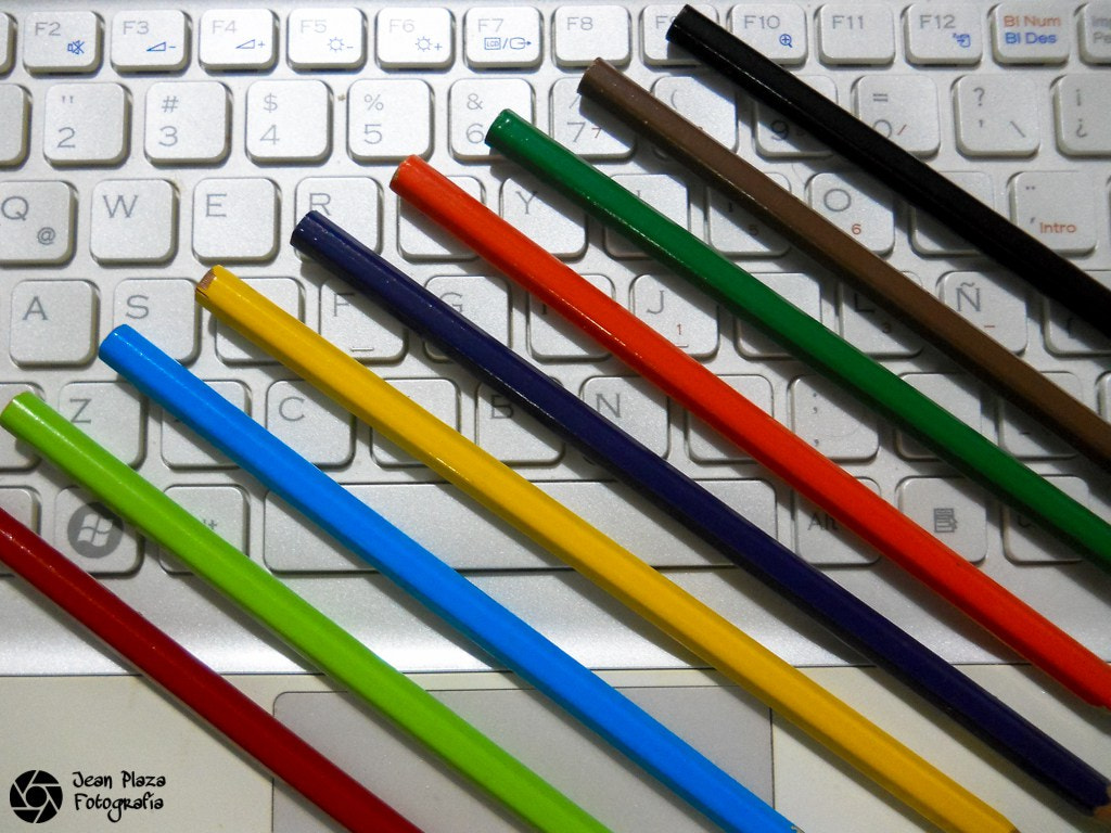 Nikon Coolpix L24 sample photo. Colores... photography