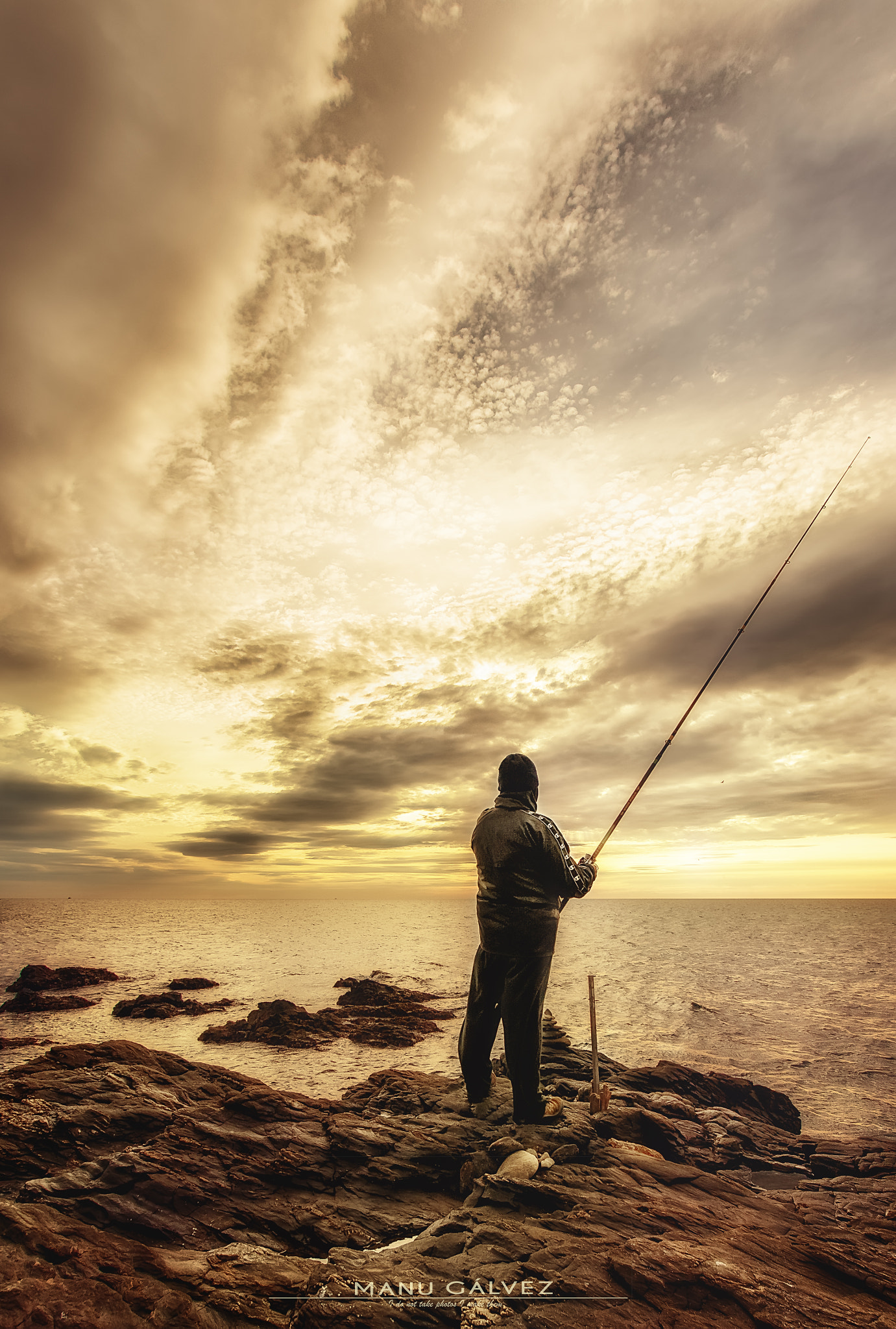 Canon EOS 7D Mark II + Sigma 10-20mm F3.5 EX DC HSM sample photo. Fuengirola pescador b photography